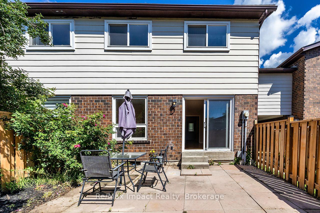 Photo 19 of 25 Tompkins Lane, Ajax, South East — HOMEH