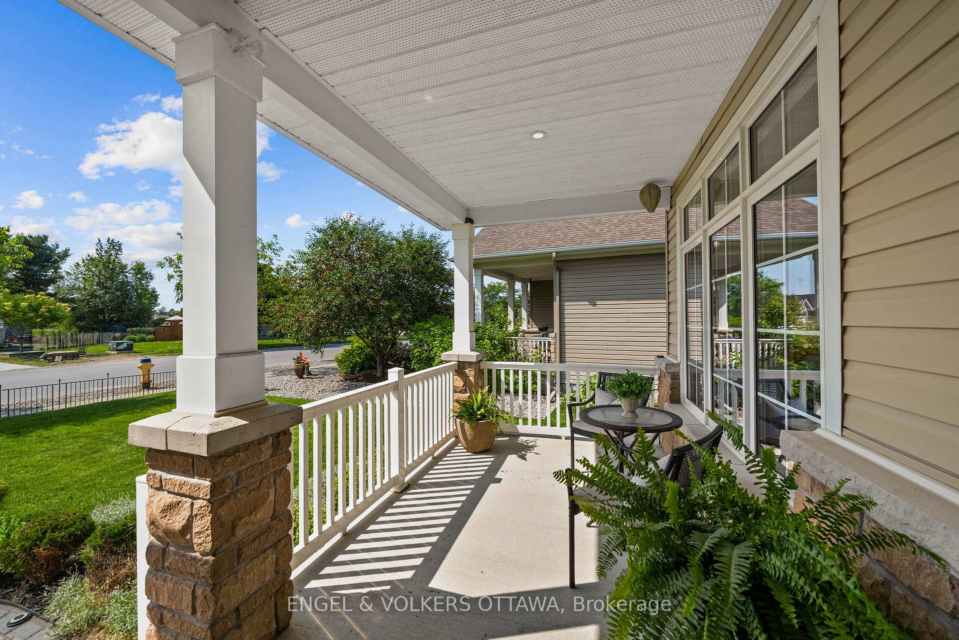 Photo 4 of 112 Equinelle Drive, North Grenville, North Grenville Twp (Kemptville South) — HOMEH