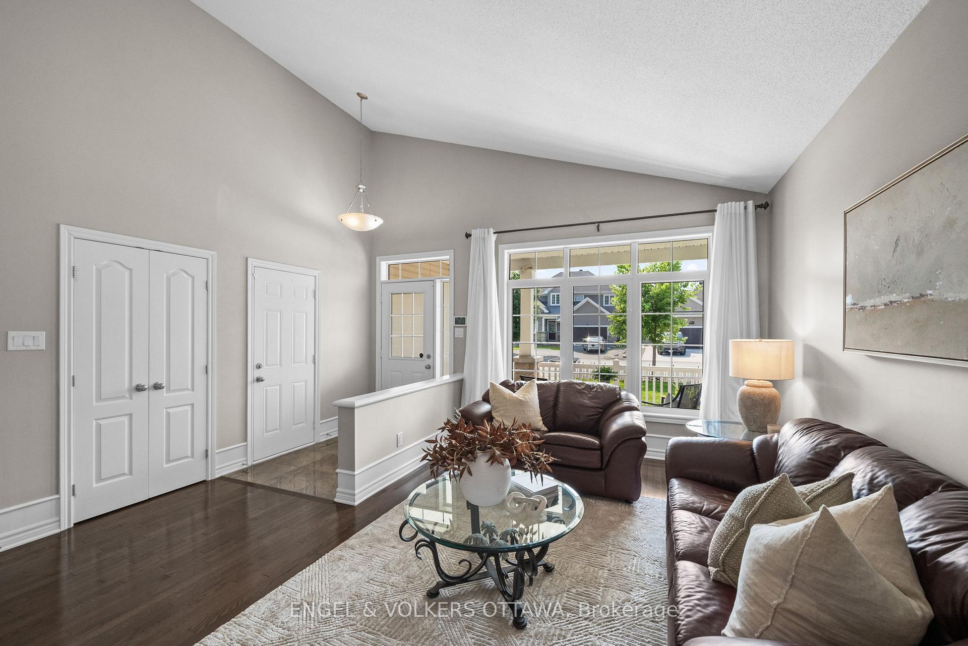 Photo 7 of 112 Equinelle Drive, North Grenville, North Grenville Twp (Kemptville South) — HOMEH