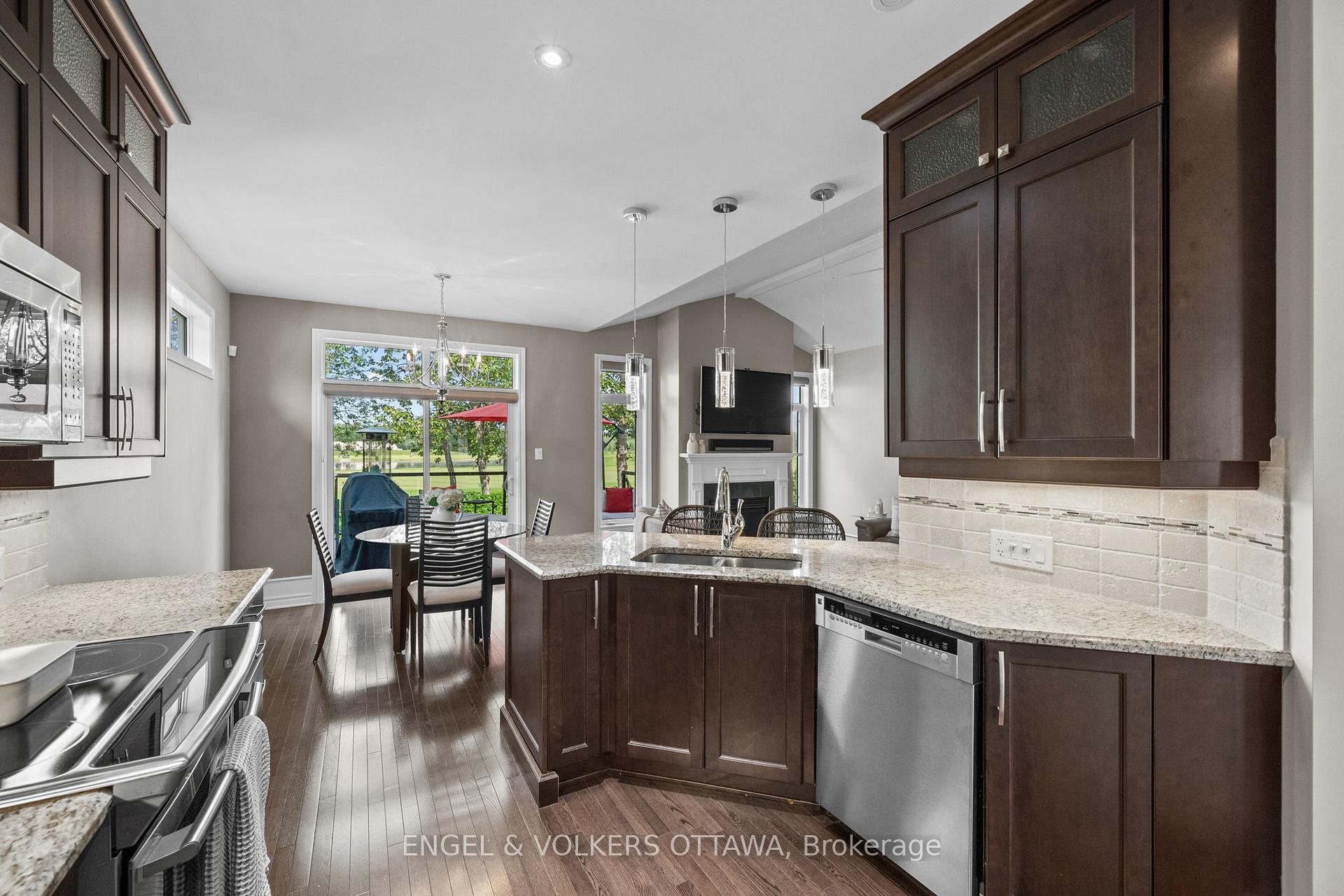 Photo 18 of 112 Equinelle Drive, North Grenville, North Grenville Twp (Kemptville South) — HOMEH