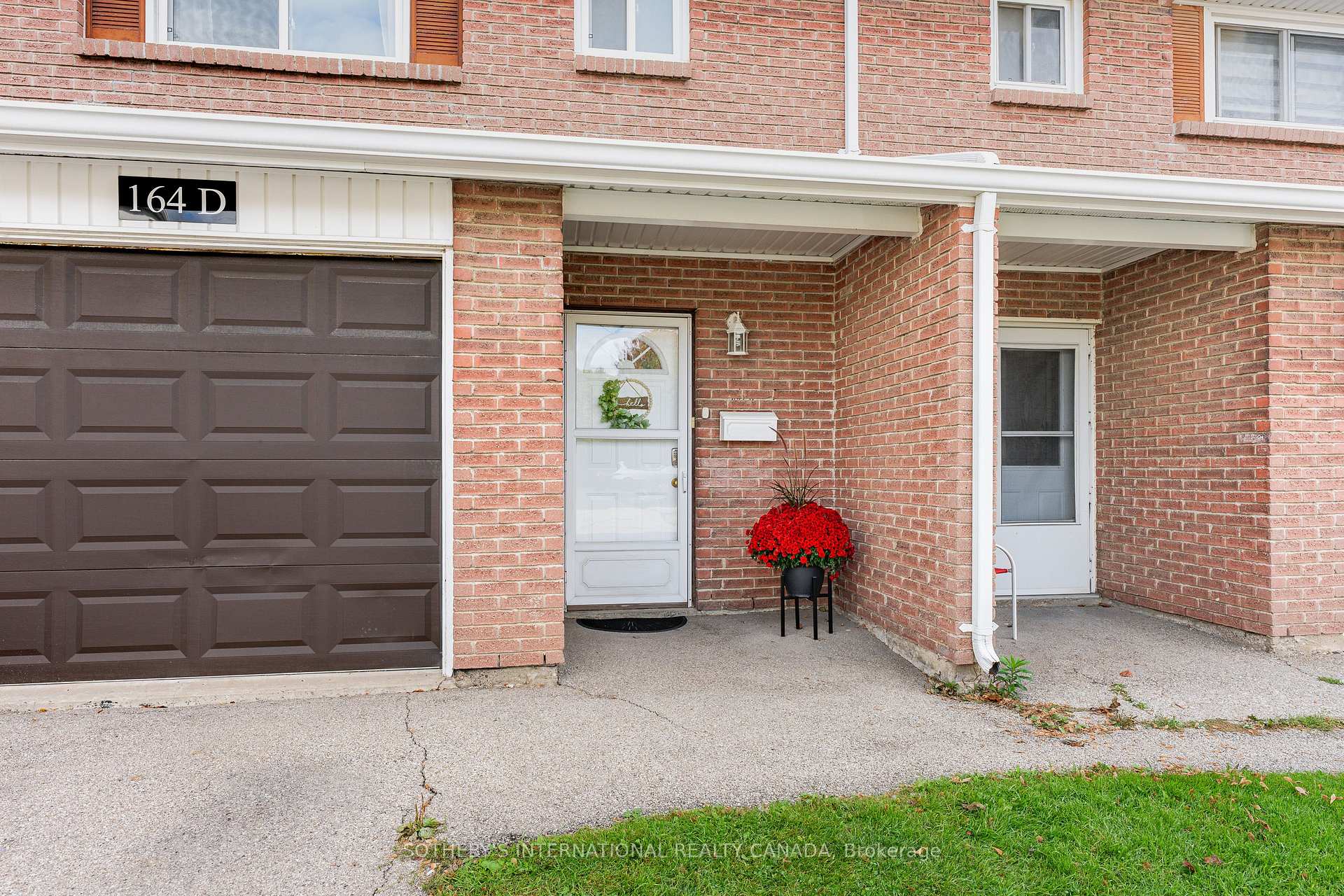 Photo 4 of Unit D, 164 Henry Street, Brantford, Braneida Industrial Park — HOMEH