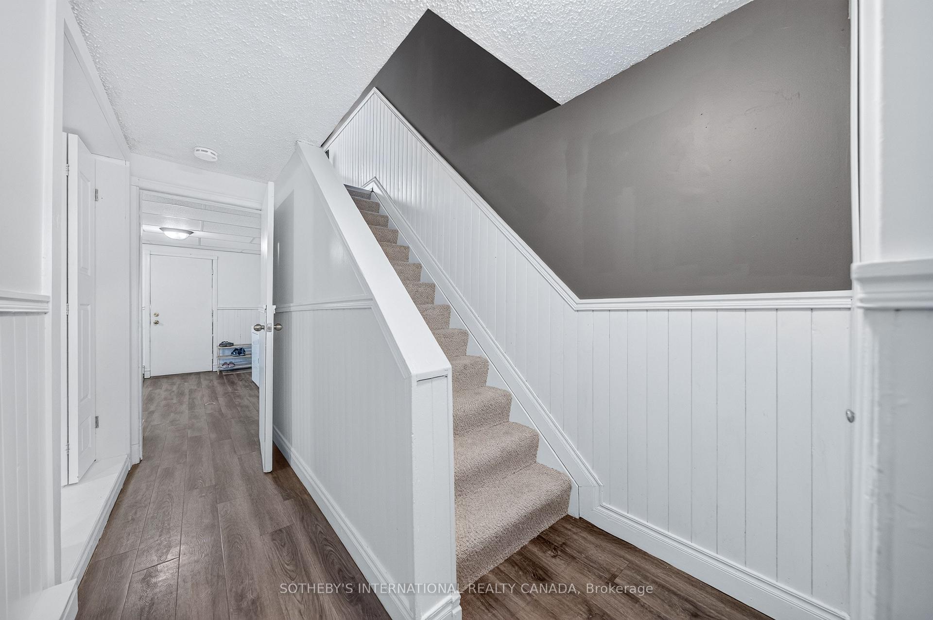 Photo 8 of Unit D, 164 Henry Street, Brantford, Braneida Industrial Park — HOMEH