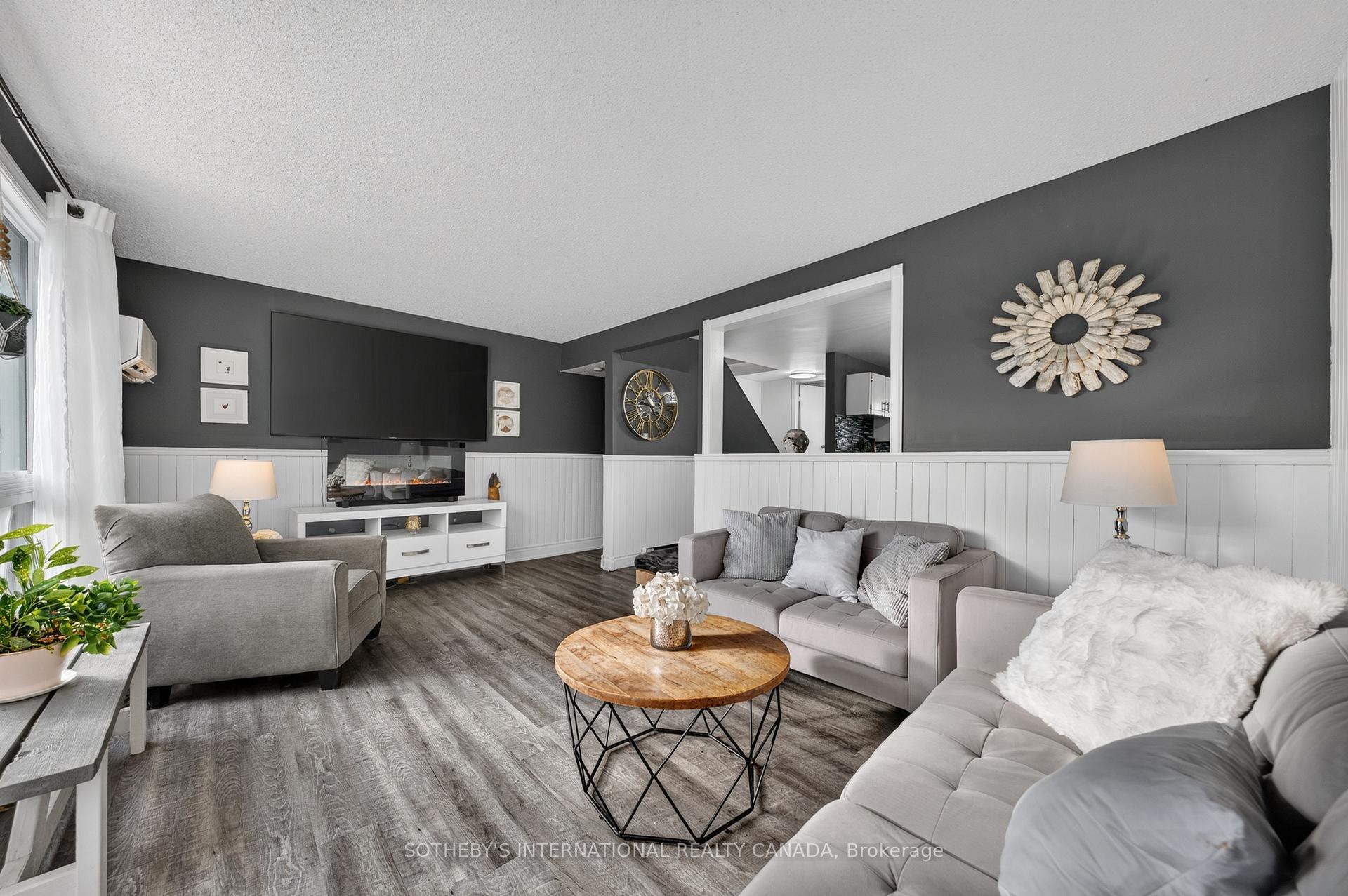 Photo 11 of Unit D, 164 Henry Street, Brantford, Braneida Industrial Park — HOMEH
