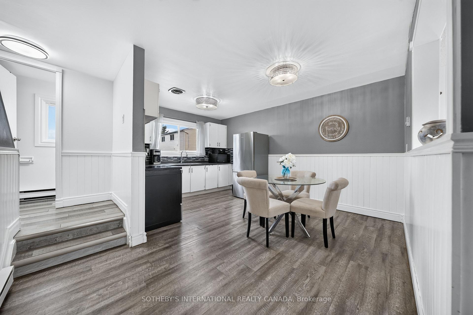 Photo 13 of Unit D, 164 Henry Street, Brantford, Braneida Industrial Park — HOMEH
