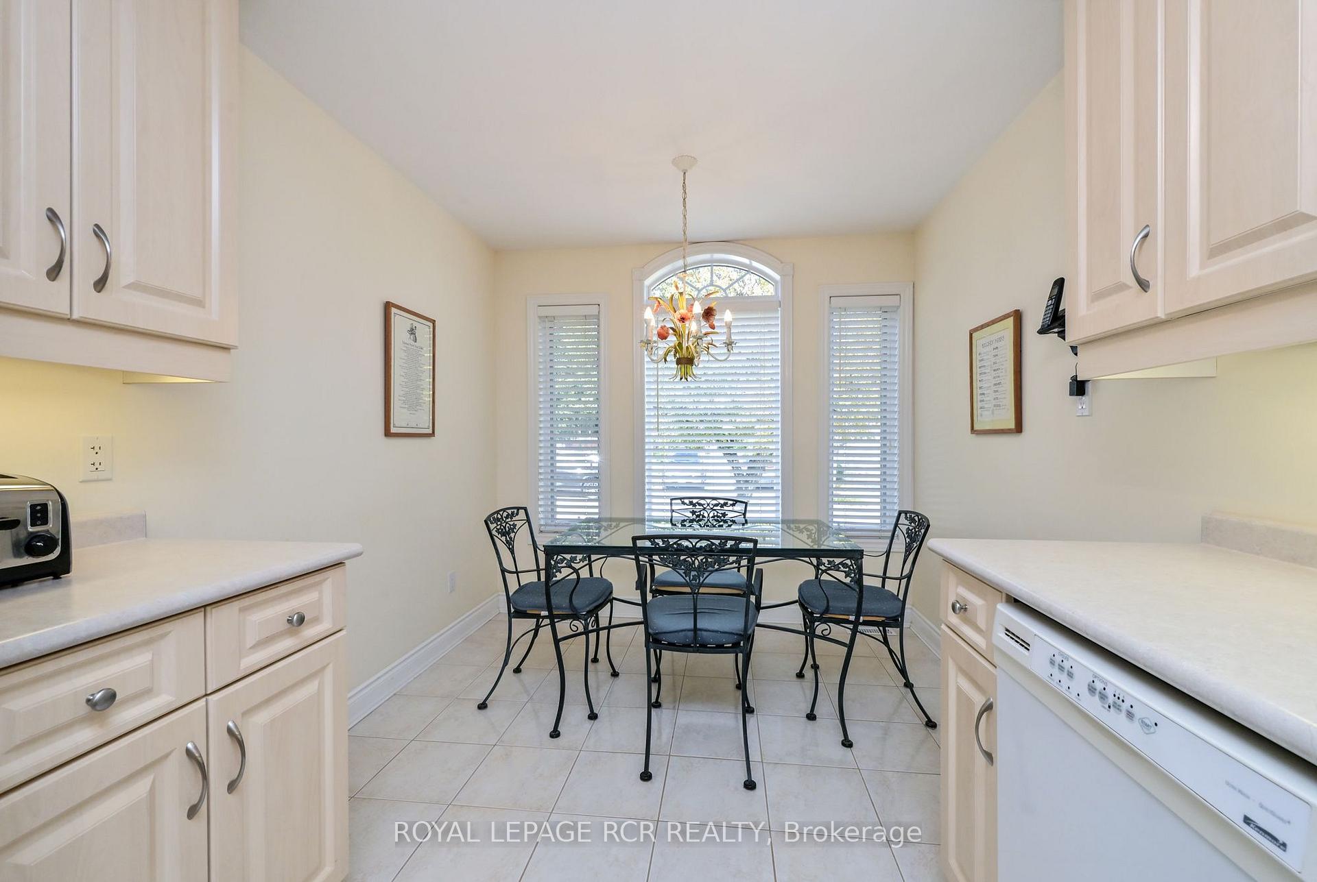 Photo 8 of 13 Montebello Terrace, New Tecumseth, Alliston — HOMEH