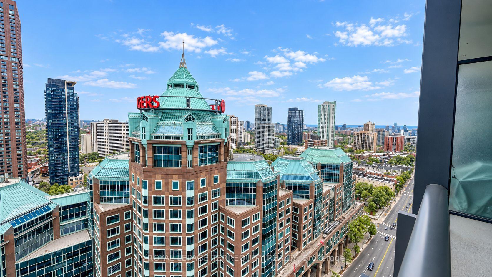 Photo 3 of Unit 2509, 110 Charles Street E, Toronto, Church-Yonge Corridor — HOMEH
