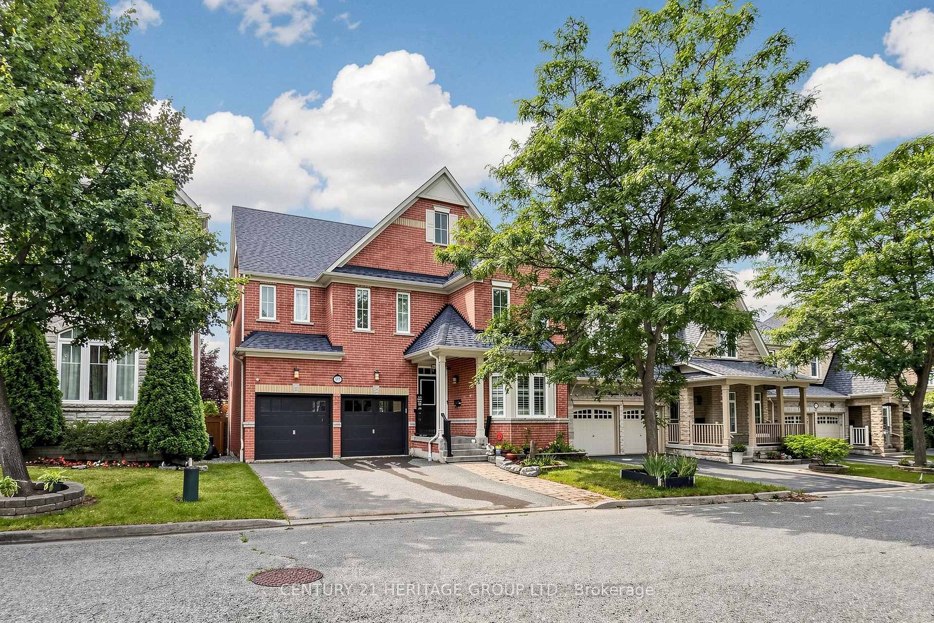 Photo 3 of 27 Byram Downs Street, Ajax, Central East — HOMEH
