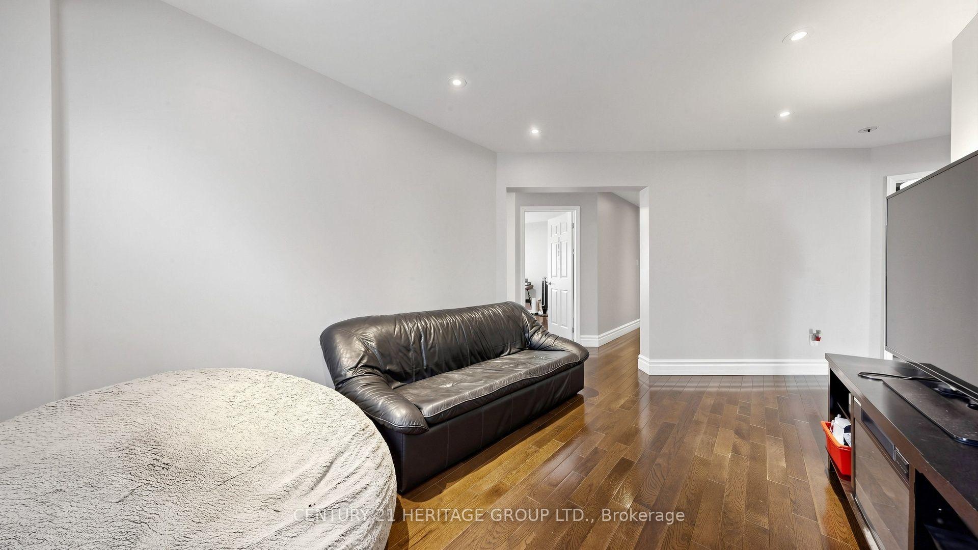 Photo 25 of 27 Byram Downs Street, Ajax, Central East — HOMEH