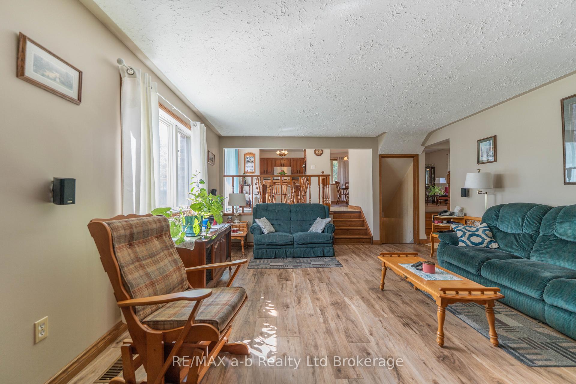 Photo 16 of 2 Cranberry Road, Tillsonburg — HOMEH