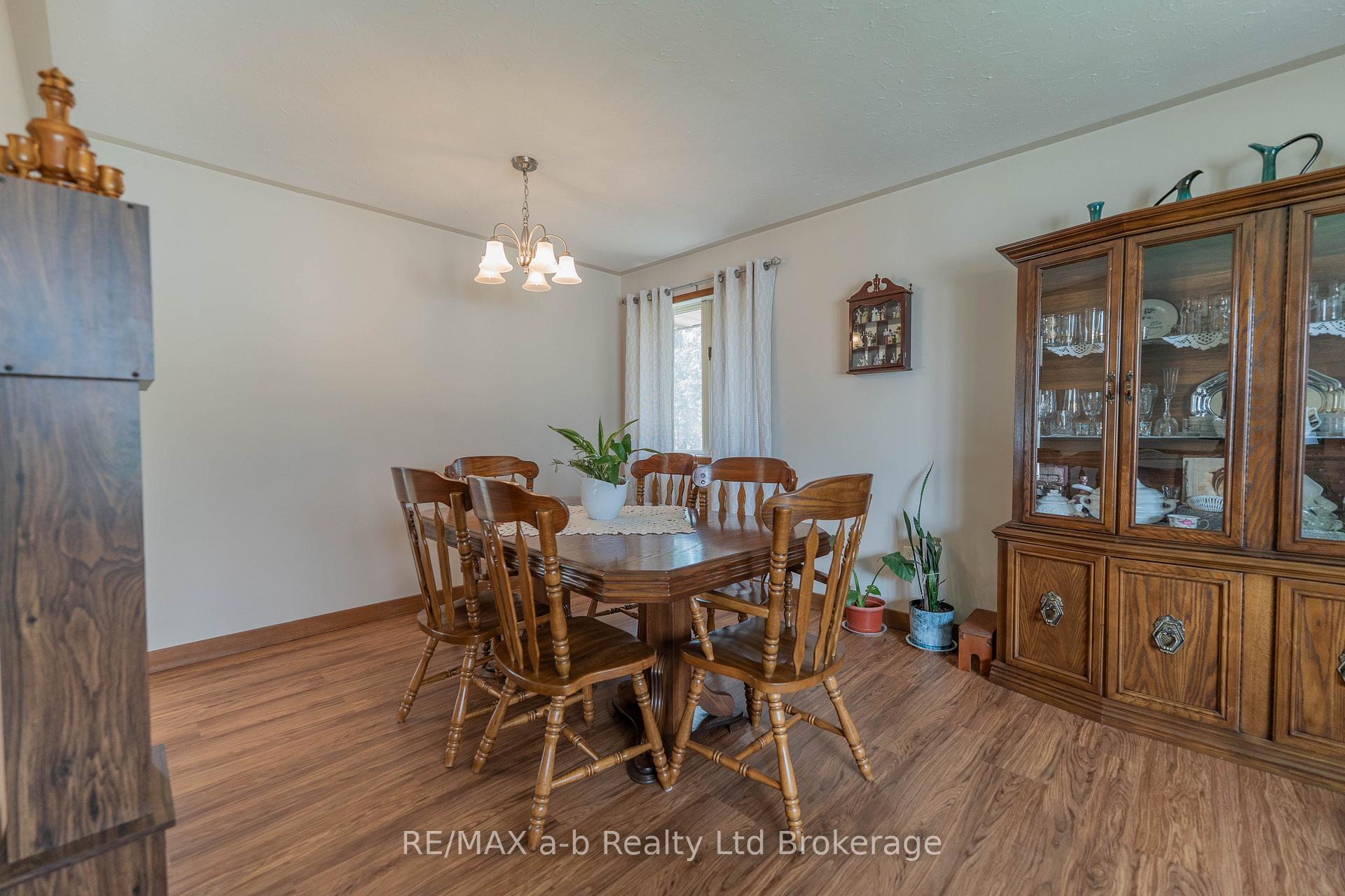 Photo 19 of 2 Cranberry Road, Tillsonburg — HOMEH