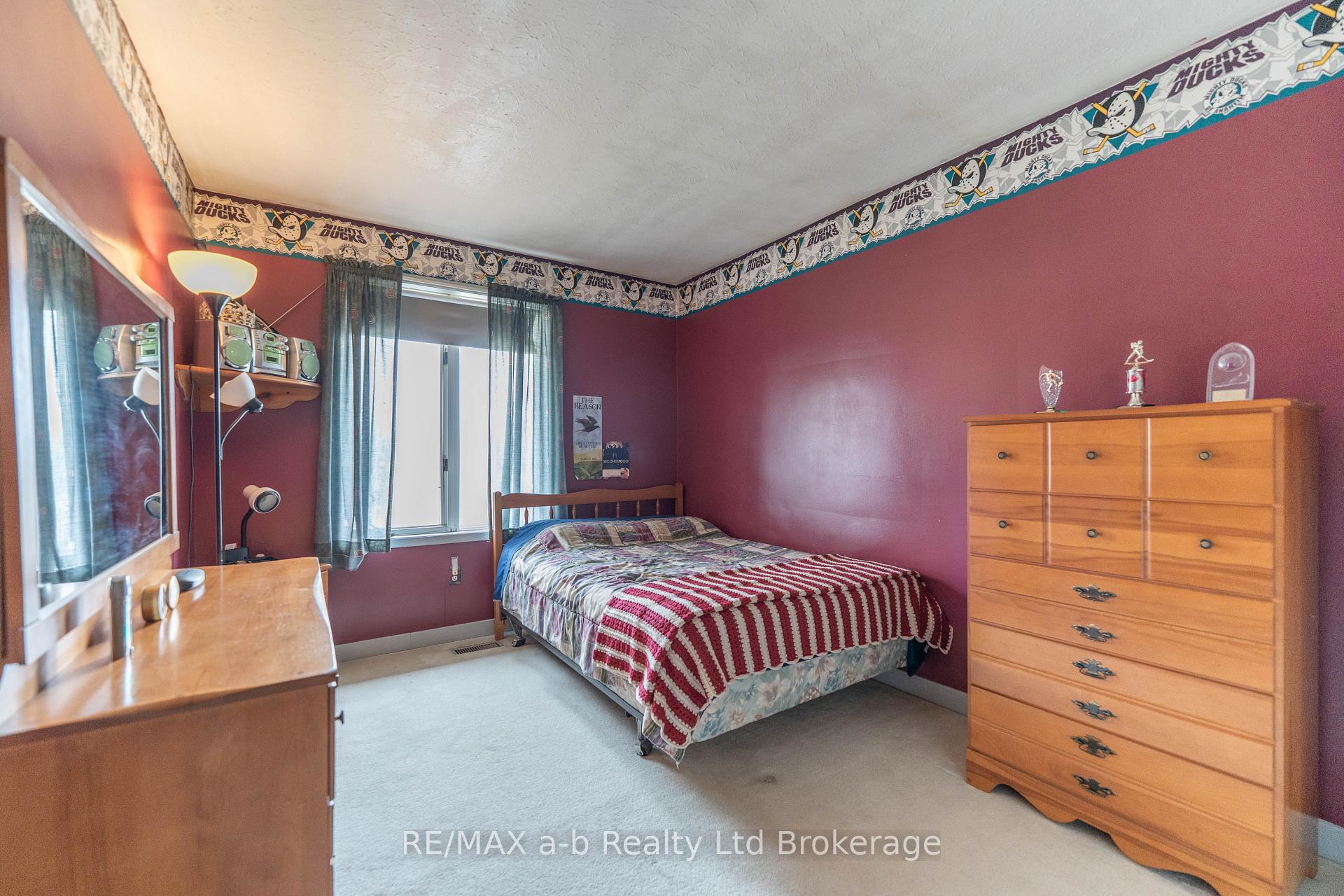 Photo 22 of 2 Cranberry Road, Tillsonburg — HOMEH