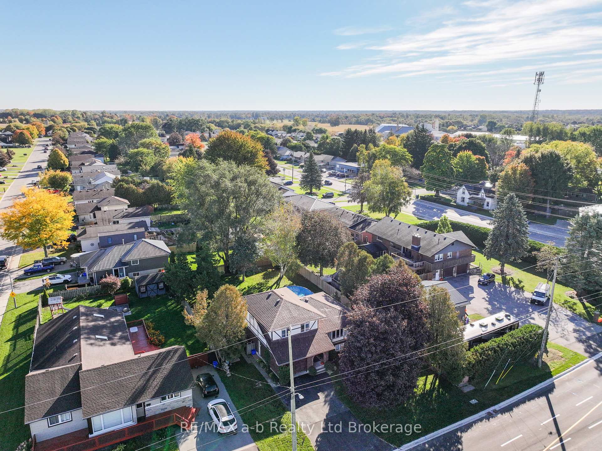 Photo 38 of 2 Cranberry Road, Tillsonburg — HOMEH
