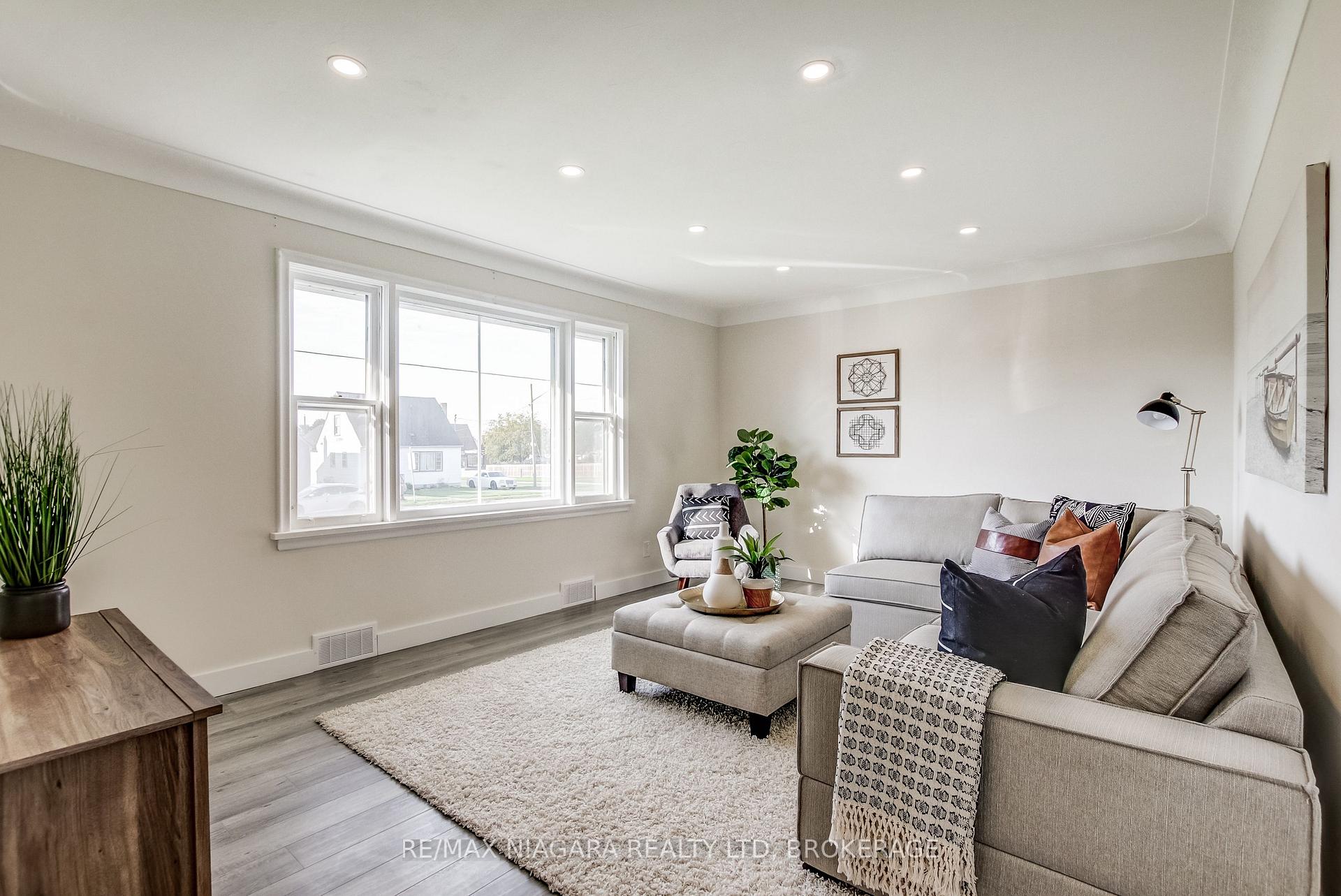 Photo 3 of Unit Main Level, 6801 Dunn Street, Niagara Falls, Dorchester — HOMEH