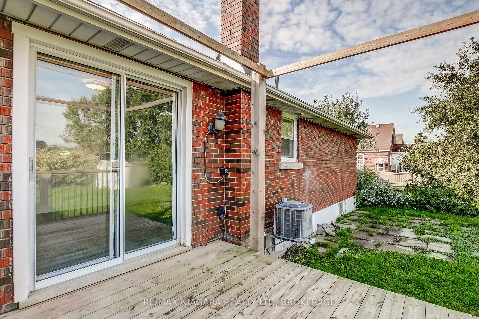 Photo 8 of Unit Main Level, 6801 Dunn Street, Niagara Falls, Dorchester — HOMEH