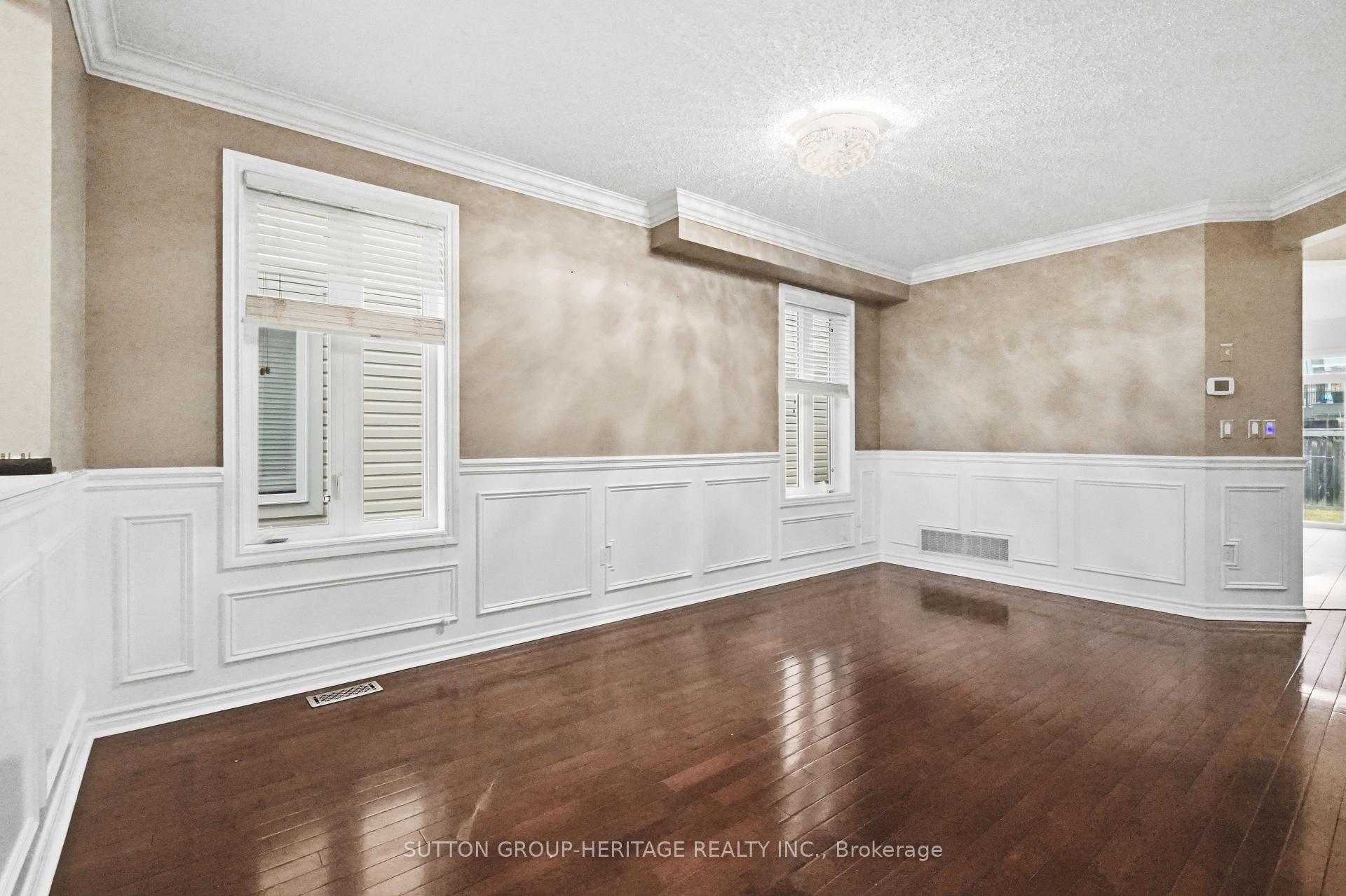 Photo 4 of 16 Shrewsbury Drive, Whitby, Brooklin — HOMEH