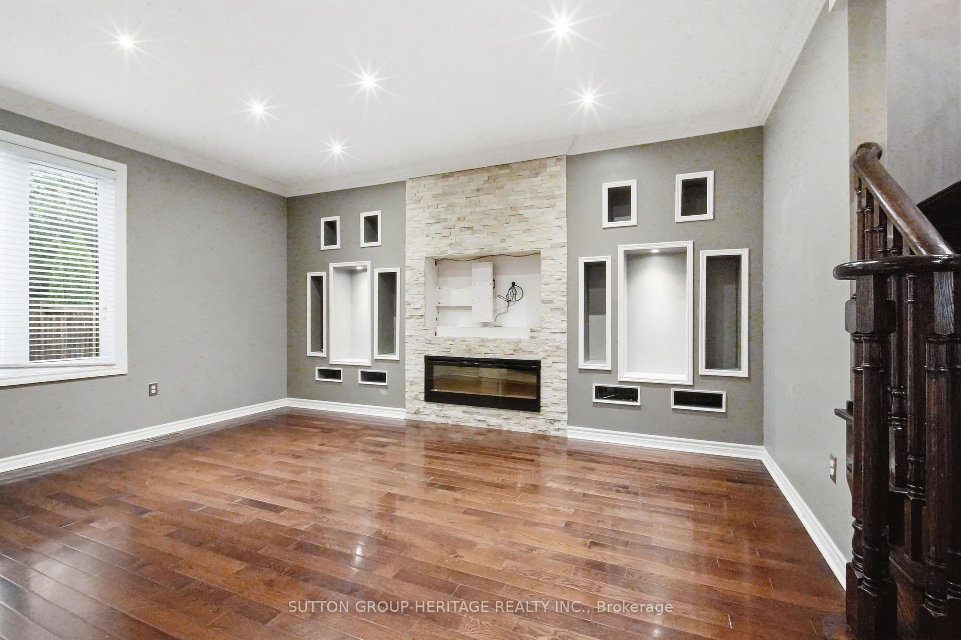 Photo 8 of 16 Shrewsbury Drive, Whitby, Brooklin — HOMEH
