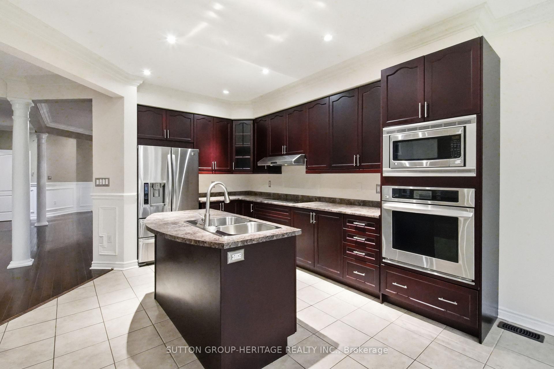 Photo 10 of 16 Shrewsbury Drive, Whitby, Brooklin — HOMEH