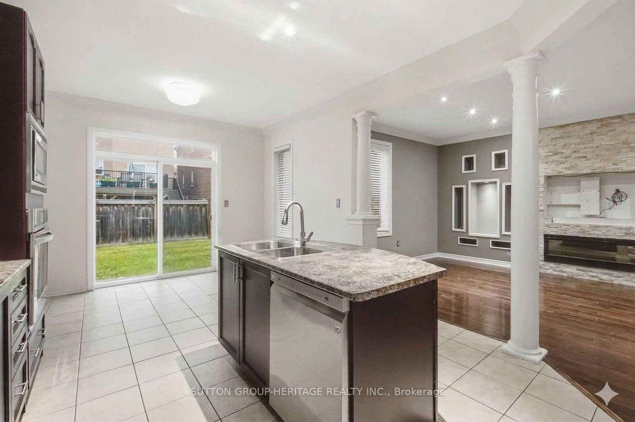Photo 11 of 16 Shrewsbury Drive, Whitby, Brooklin — HOMEH