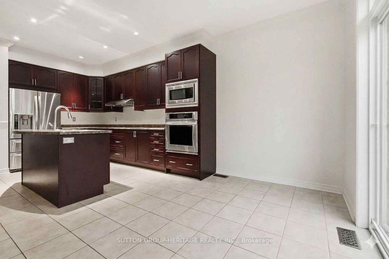 Photo 14 of 16 Shrewsbury Drive, Whitby, Brooklin — HOMEH