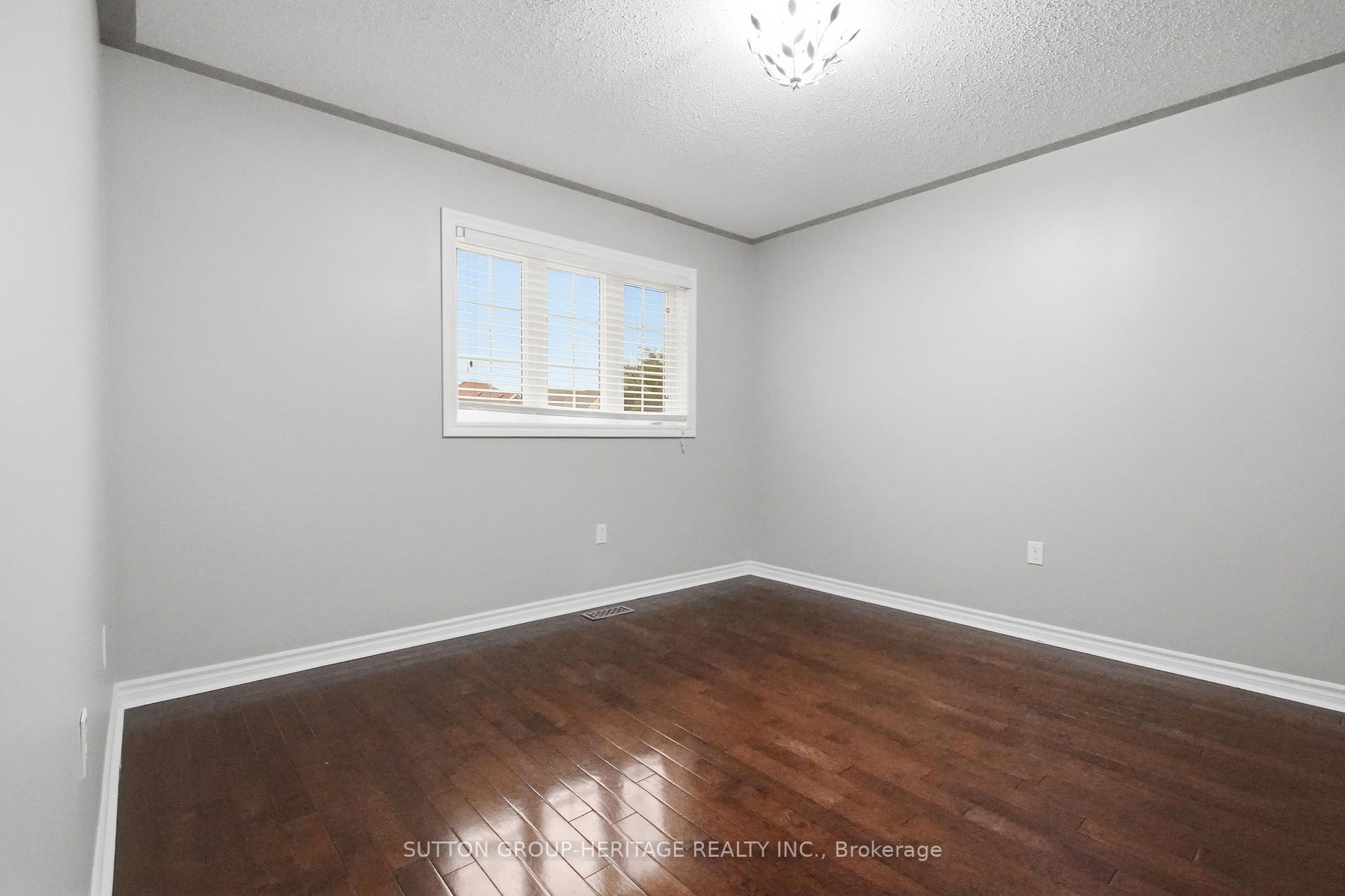 Photo 32 of 16 Shrewsbury Drive, Whitby, Brooklin — HOMEH