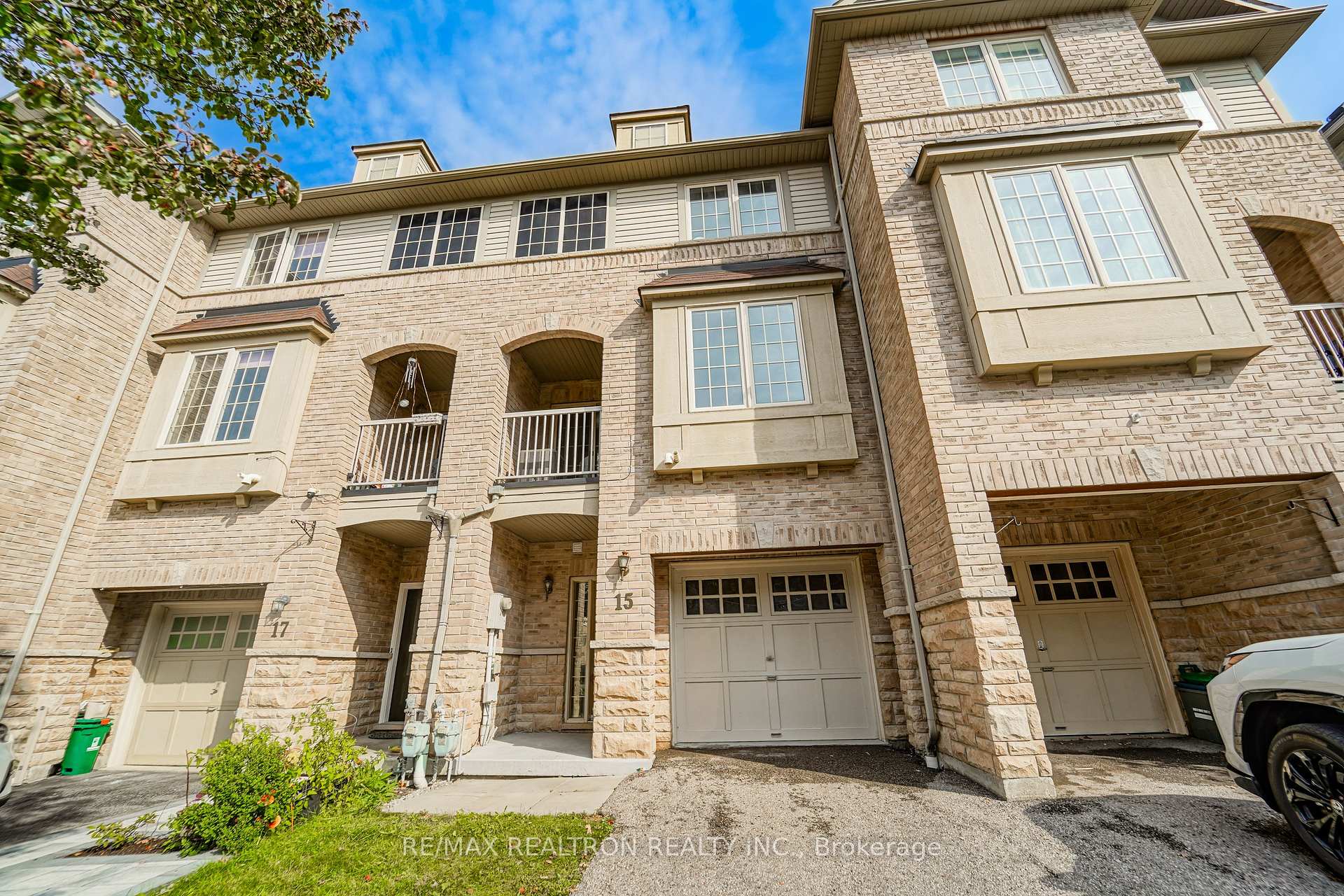 Photo 4 of 15 Blunden Road, Ajax, Central East — HOMEH