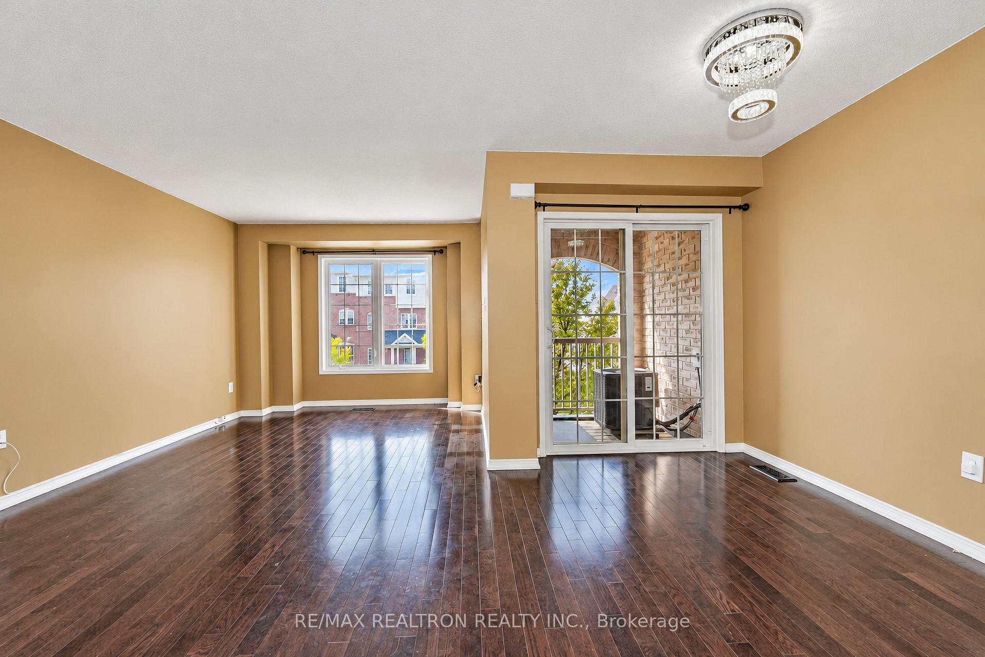 Photo 9 of 15 Blunden Road, Ajax, Central East — HOMEH