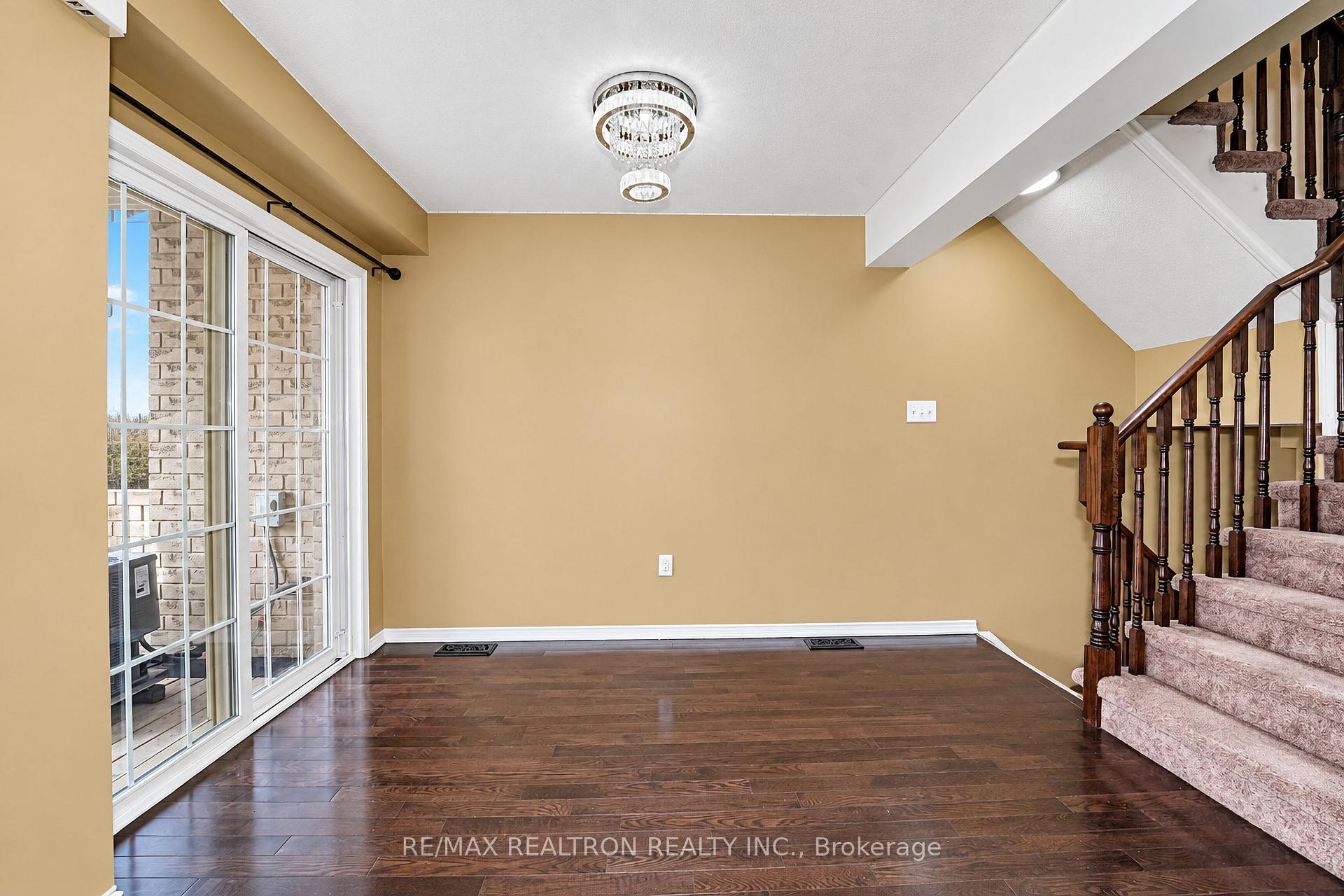 Photo 11 of 15 Blunden Road, Ajax, Central East — HOMEH