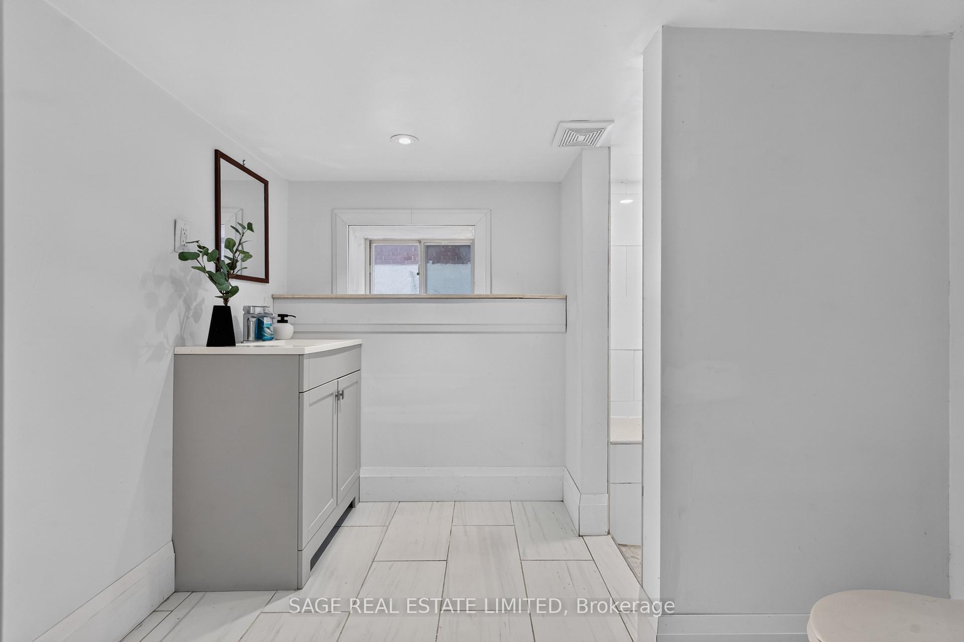 Photo 32 of 12 Branstone Road, Toronto, Caledonia-Fairbank — HOMEH