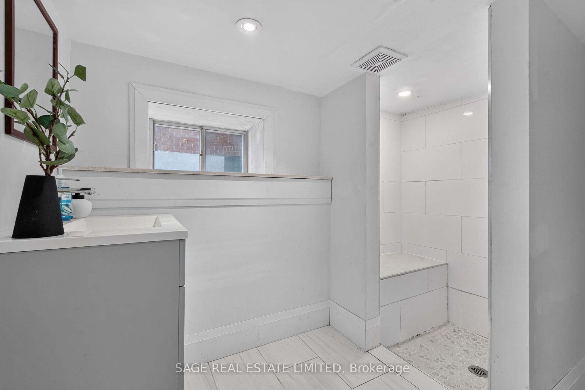 Photo 33 of 12 Branstone Road, Toronto, Caledonia-Fairbank — HOMEH