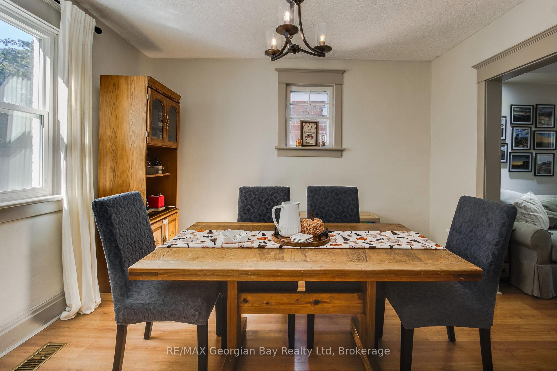 Photo 12 of 328 Third Street, Midland — HOMEH