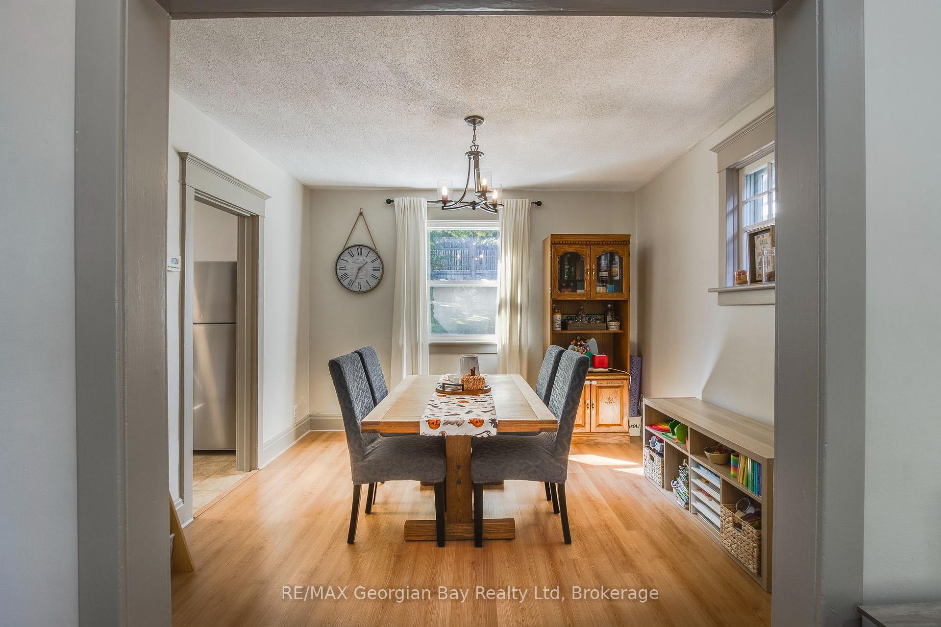 Photo 13 of 328 Third Street, Midland — HOMEH