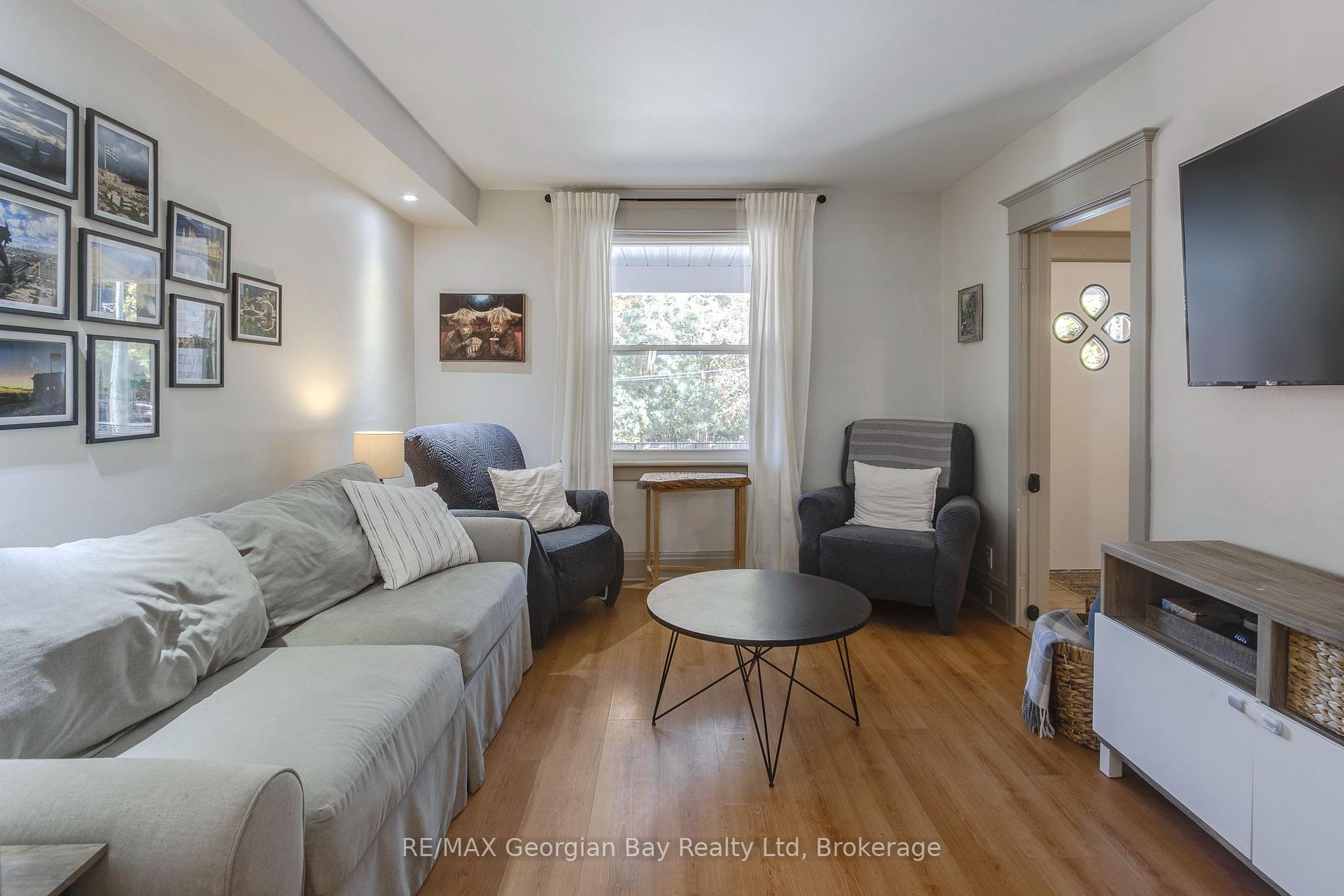 Photo 14 of 328 Third Street, Midland — HOMEH