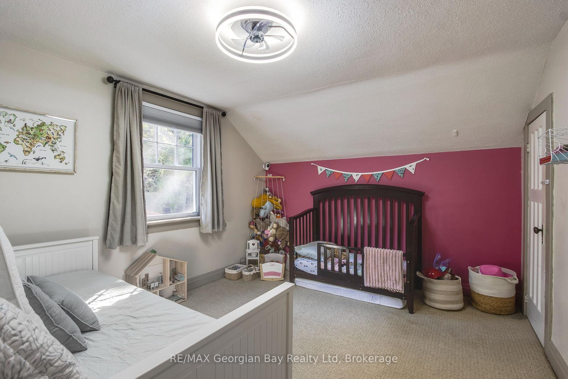 Photo 17 of 328 Third Street, Midland — HOMEH