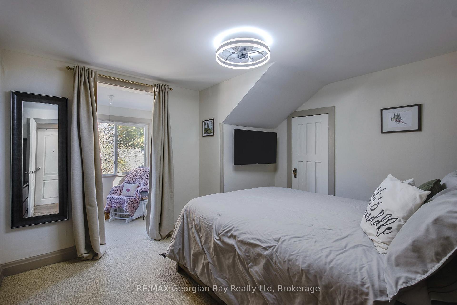 Photo 19 of 328 Third Street, Midland — HOMEH