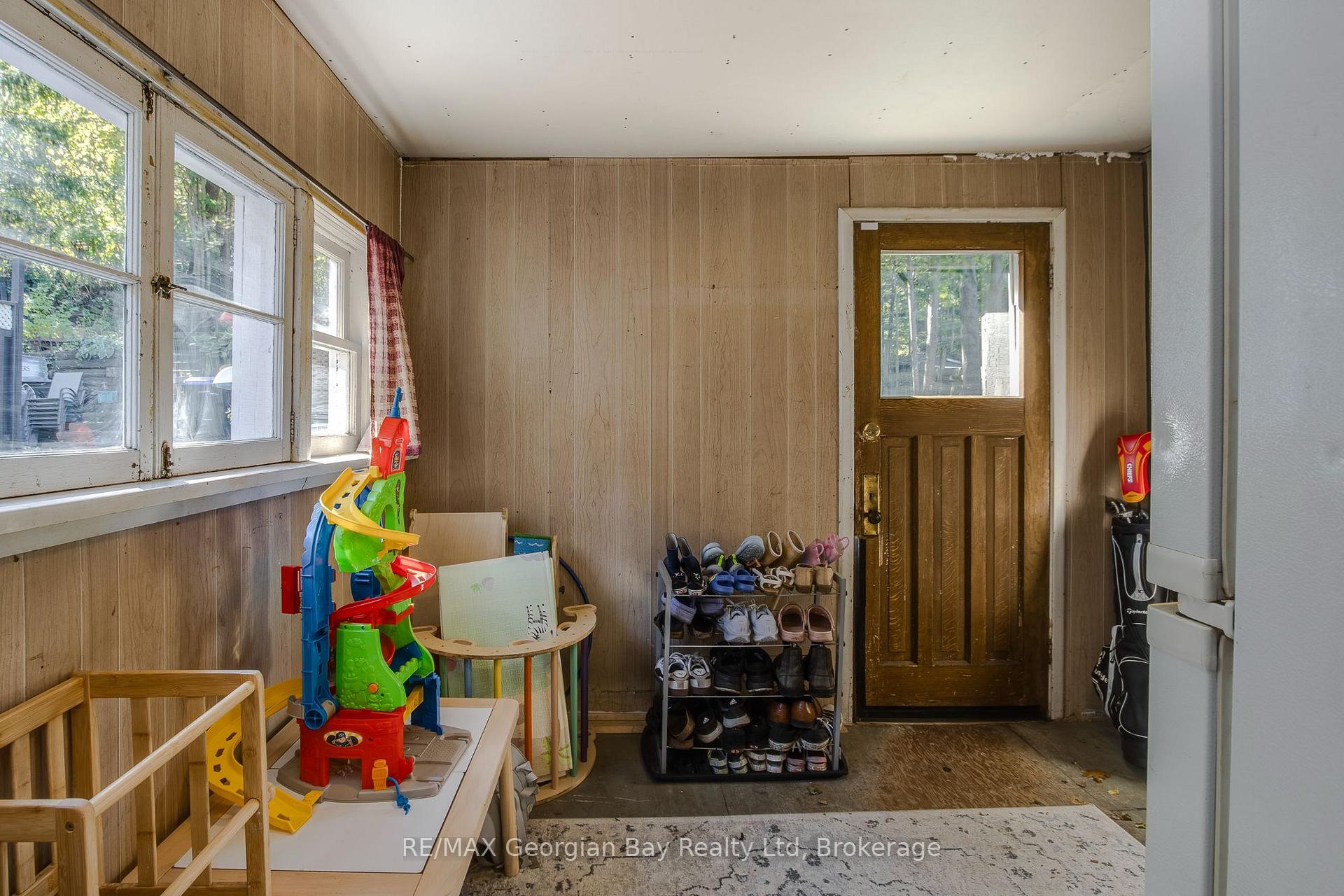 Photo 22 of 328 Third Street, Midland — HOMEH