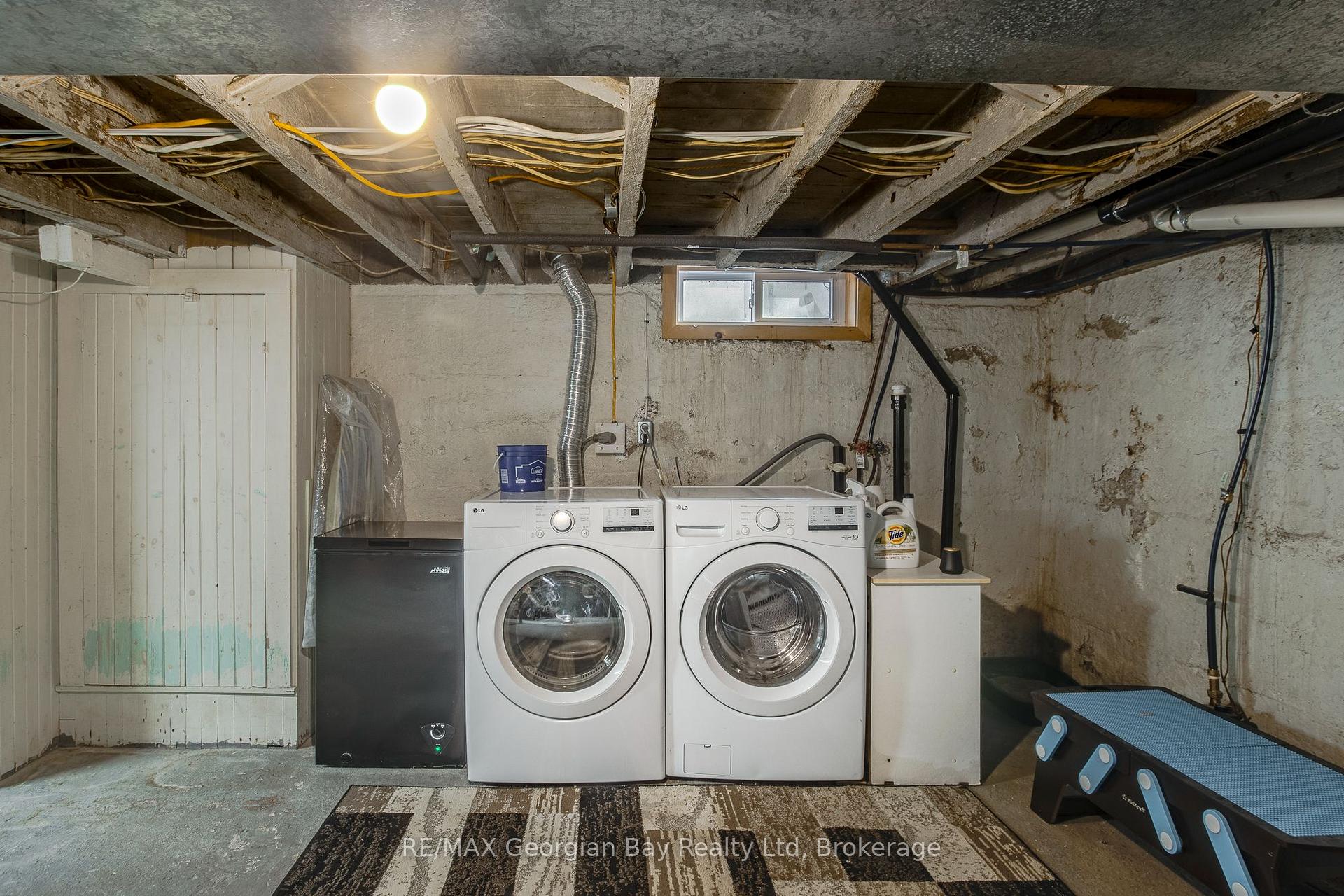 Photo 23 of 328 Third Street, Midland — HOMEH
