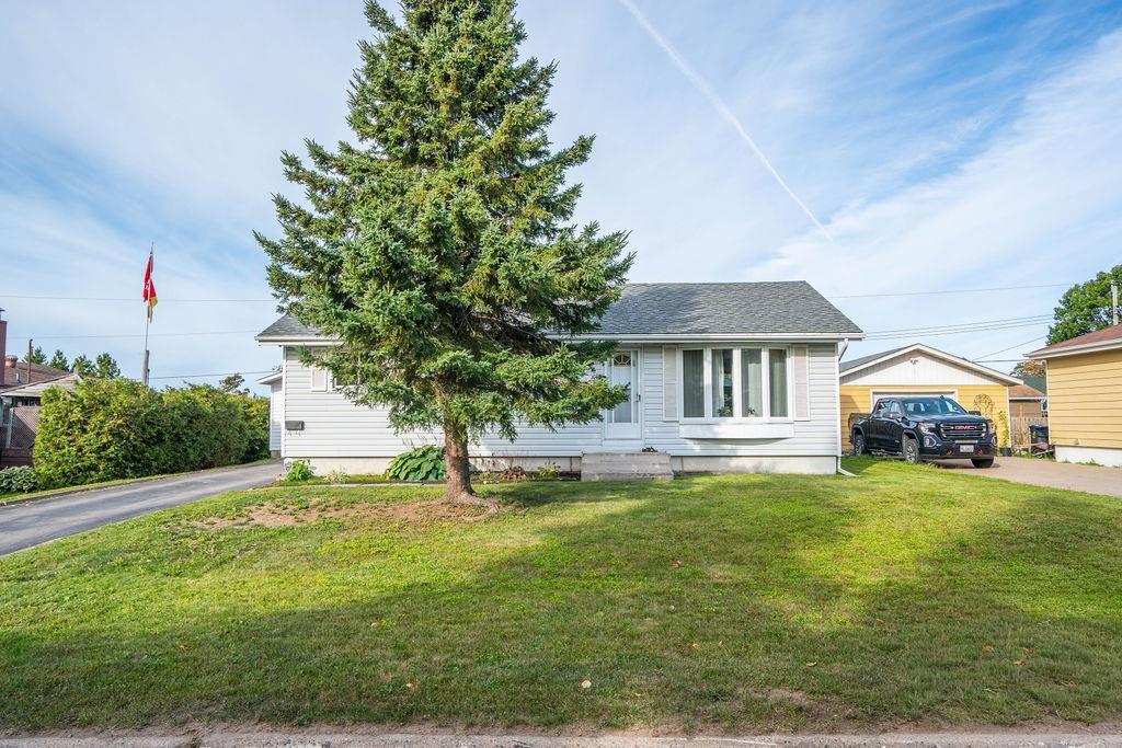 Photo 4 of 131 Allard Street, Sault Ste Marie, Ward 3 — HOMEH