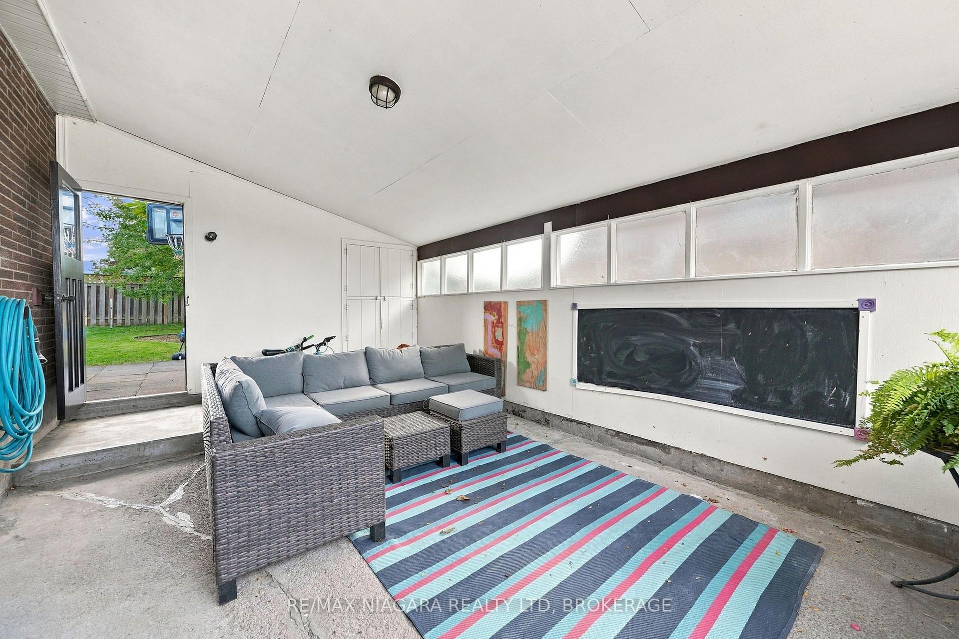 Photo 5 of 123 Meredith Drive, St. Catharines, Carlton/Bunting — HOMEH