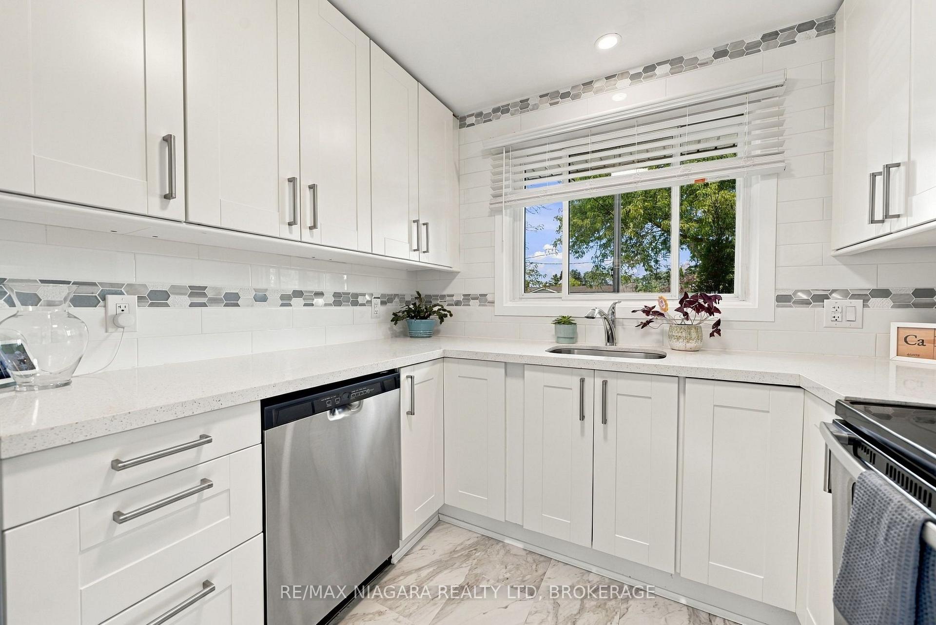 Photo 13 of 123 Meredith Drive, St. Catharines, Carlton/Bunting — HOMEH