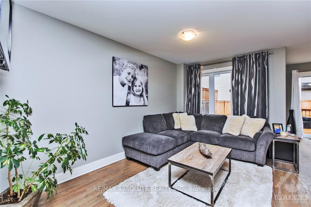 Photo 8 of 159 Woodhurst Crescent, Ottawa, Stittsville (South) — HOMEH