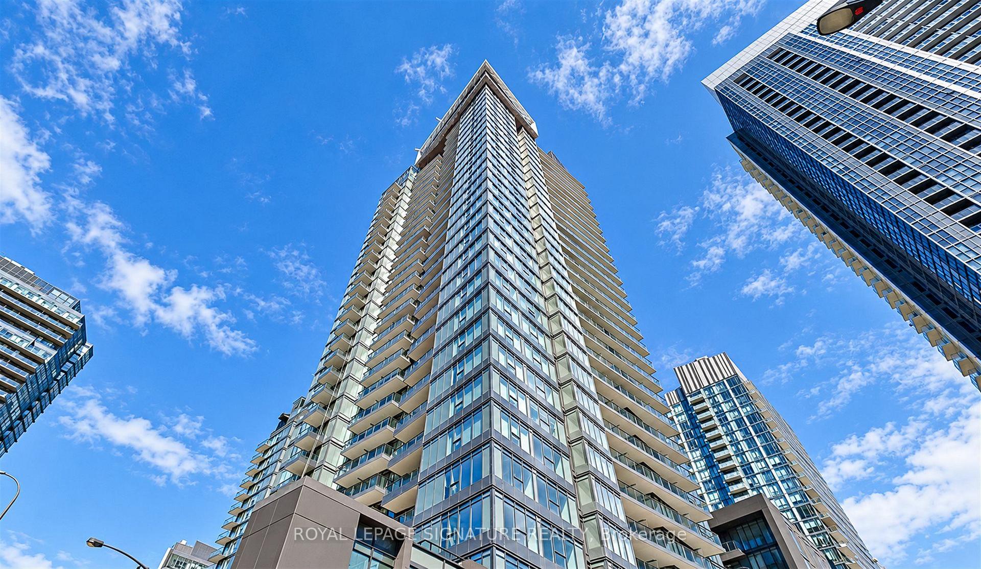 Photo 2 of Unit 2115, 70 Queens Wharf Road, Toronto, Waterfront Communities — HOMEH