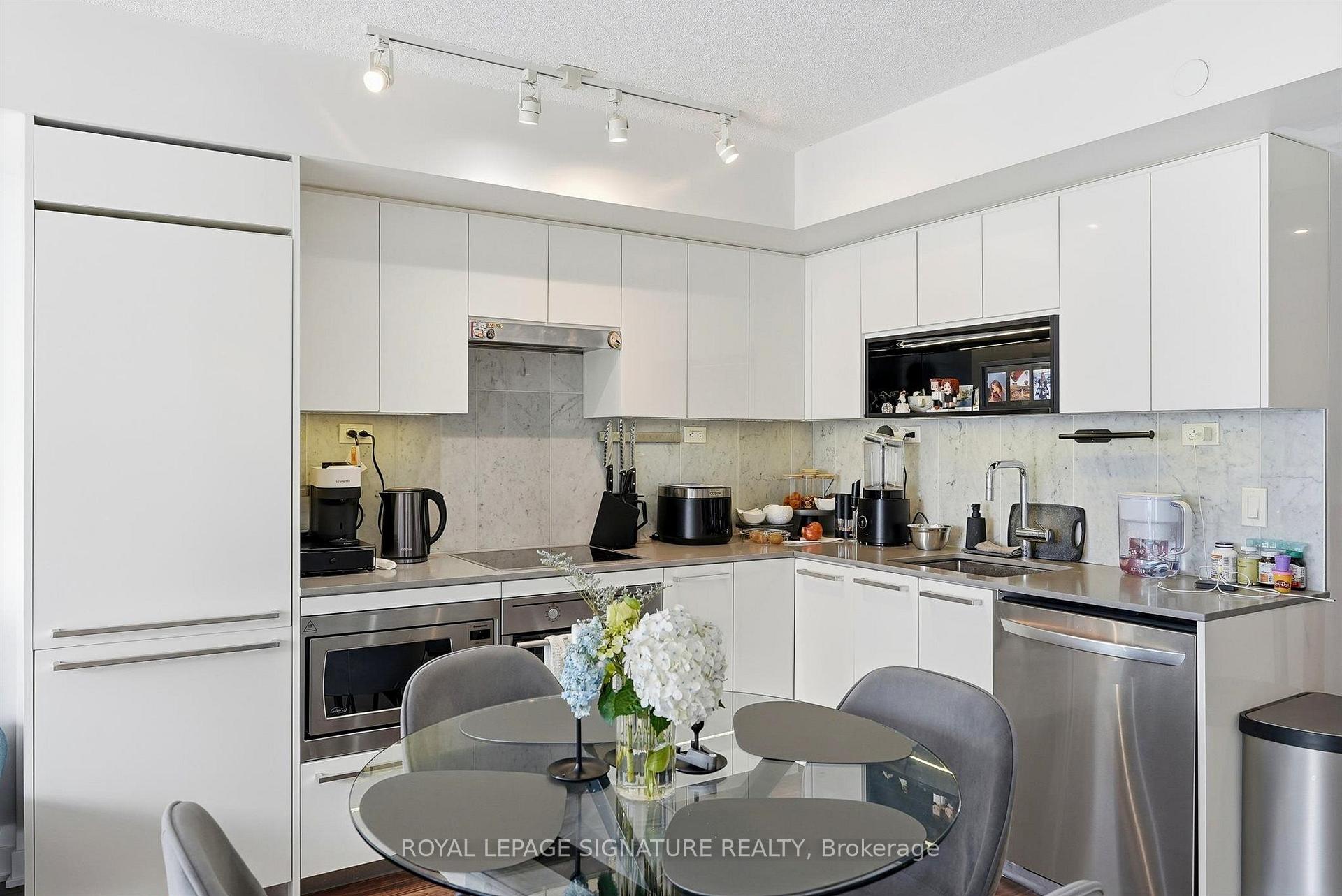 Photo 10 of Unit 2115, 70 Queens Wharf Road, Toronto, Waterfront Communities — HOMEH