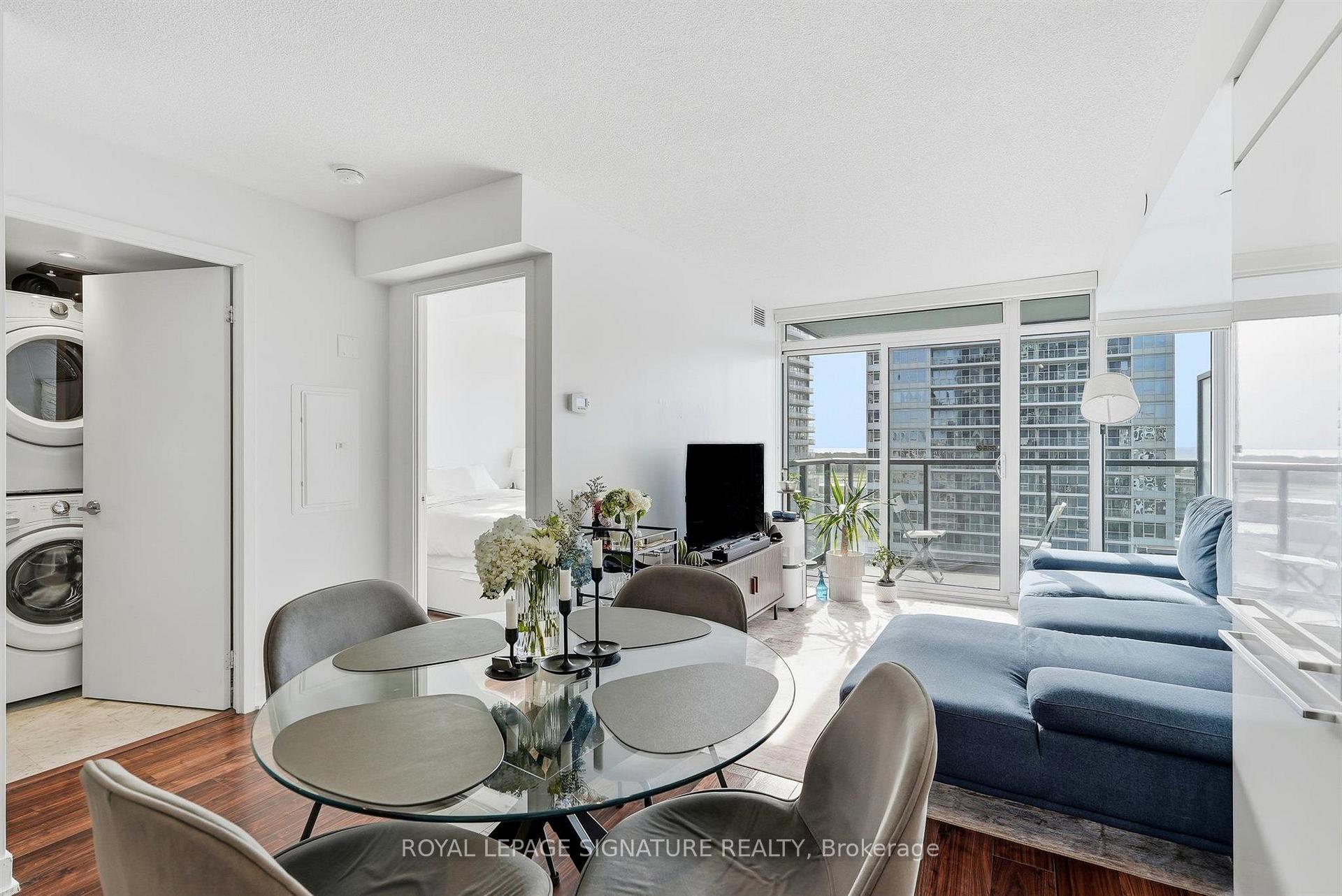 Photo 11 of Unit 2115, 70 Queens Wharf Road, Toronto, Waterfront Communities — HOMEH