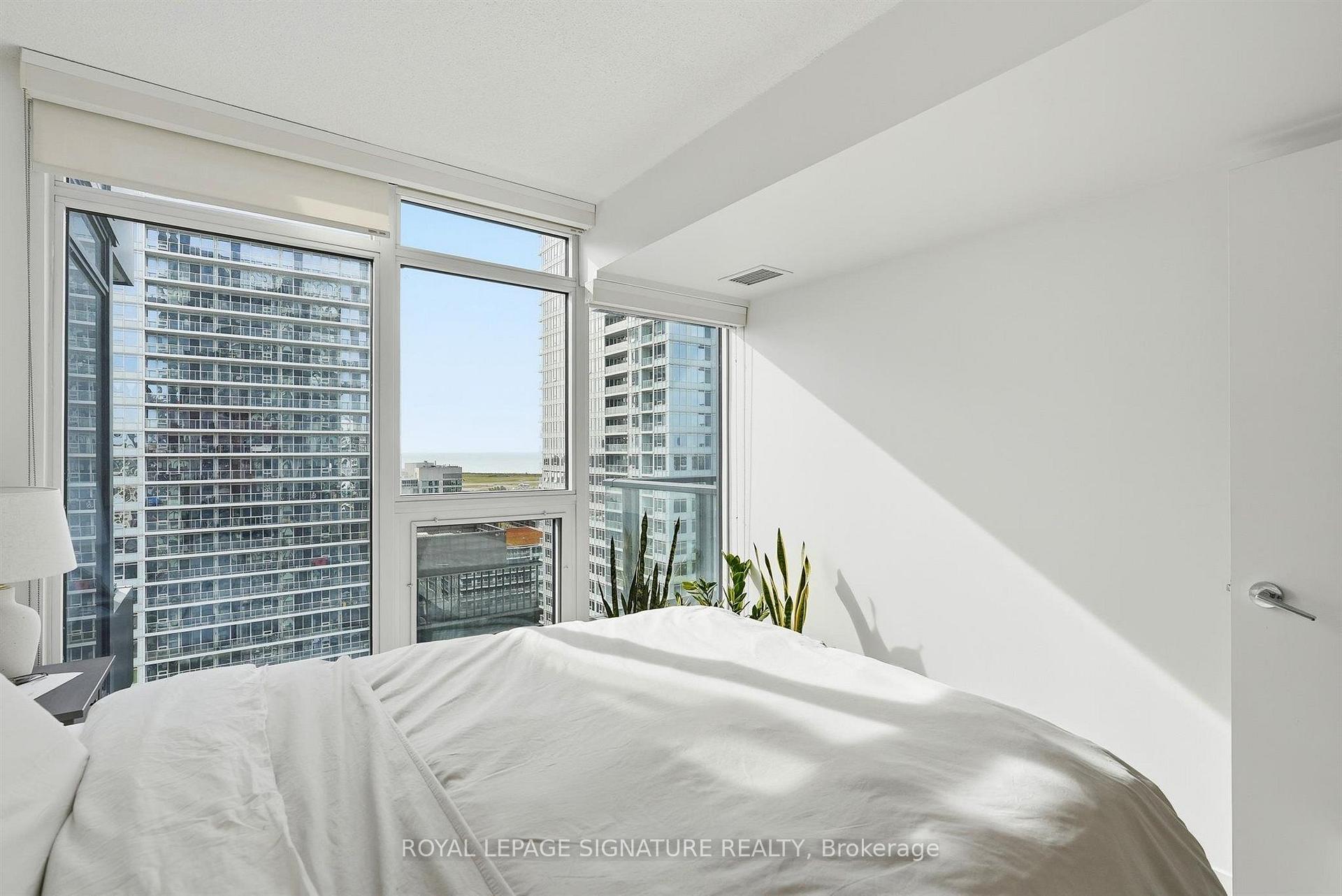Photo 13 of Unit 2115, 70 Queens Wharf Road, Toronto, Waterfront Communities — HOMEH