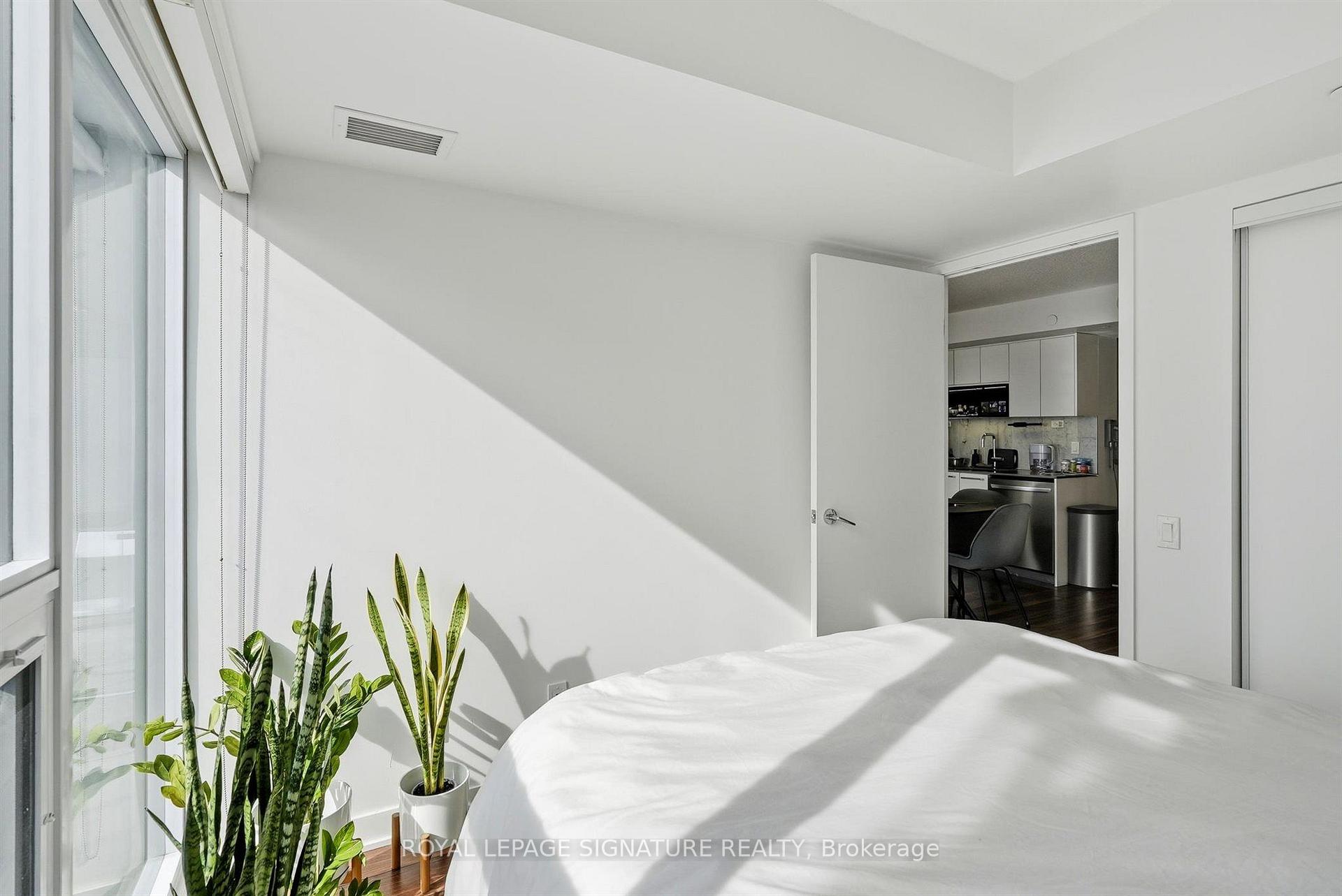 Photo 15 of Unit 2115, 70 Queens Wharf Road, Toronto, Waterfront Communities — HOMEH