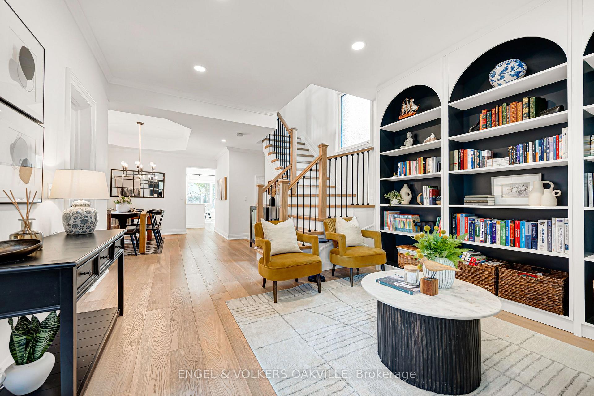 Photo 2 of 2592 Castle Hill Crescent, Oakville, River Oaks — HOMEH