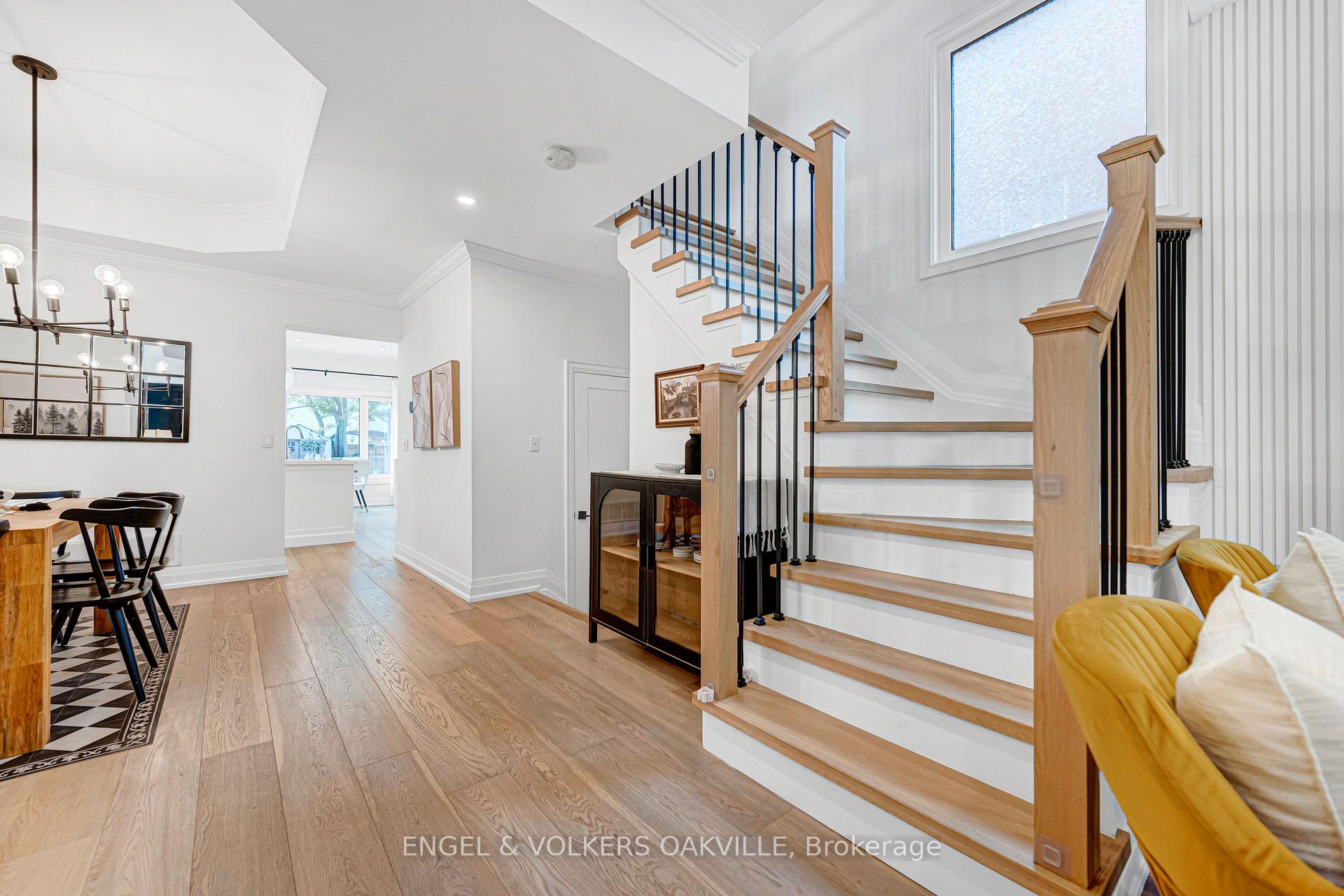 Photo 9 of 2592 Castle Hill Crescent, Oakville, River Oaks — HOMEH
