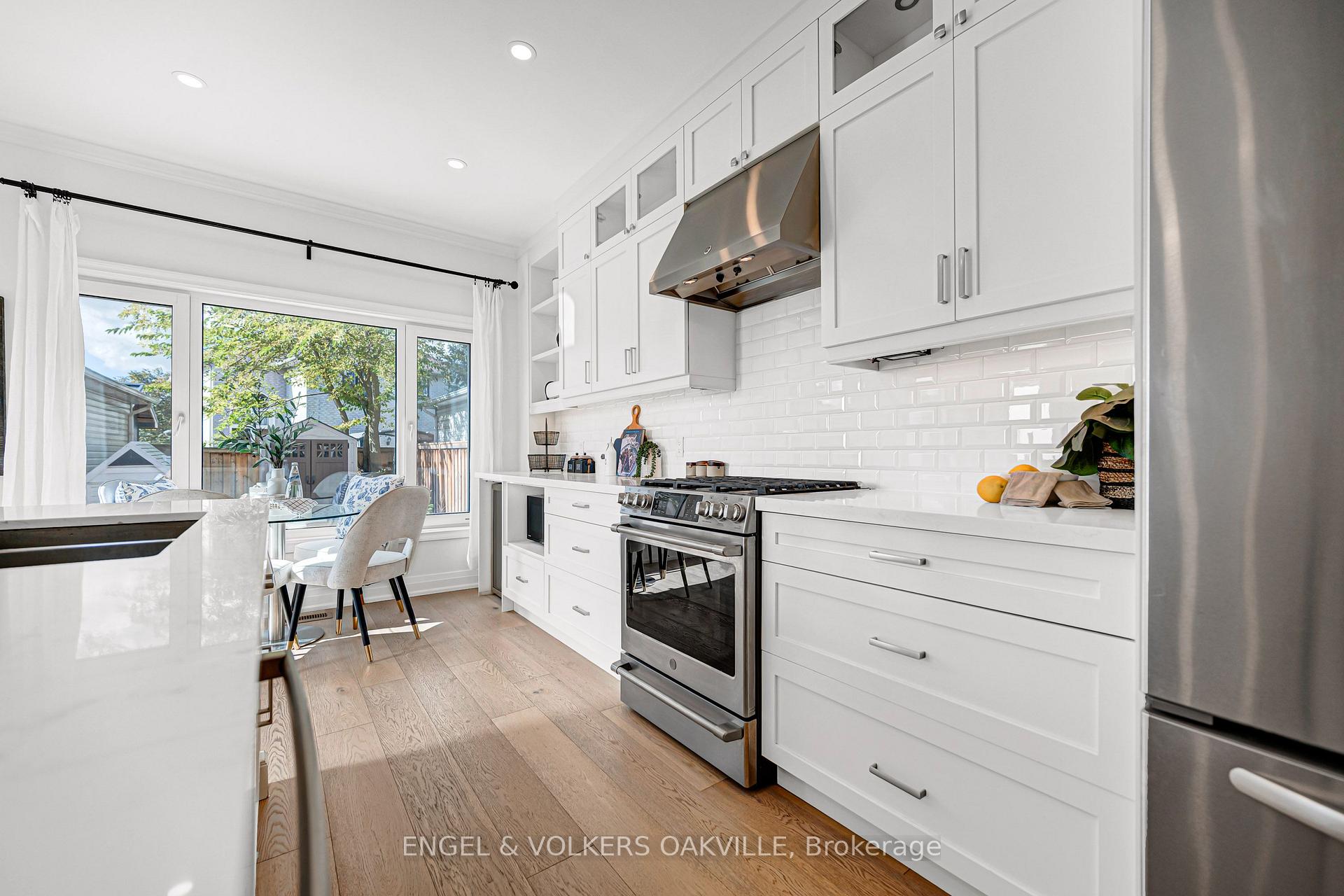 Photo 18 of 2592 Castle Hill Crescent, Oakville, River Oaks — HOMEH