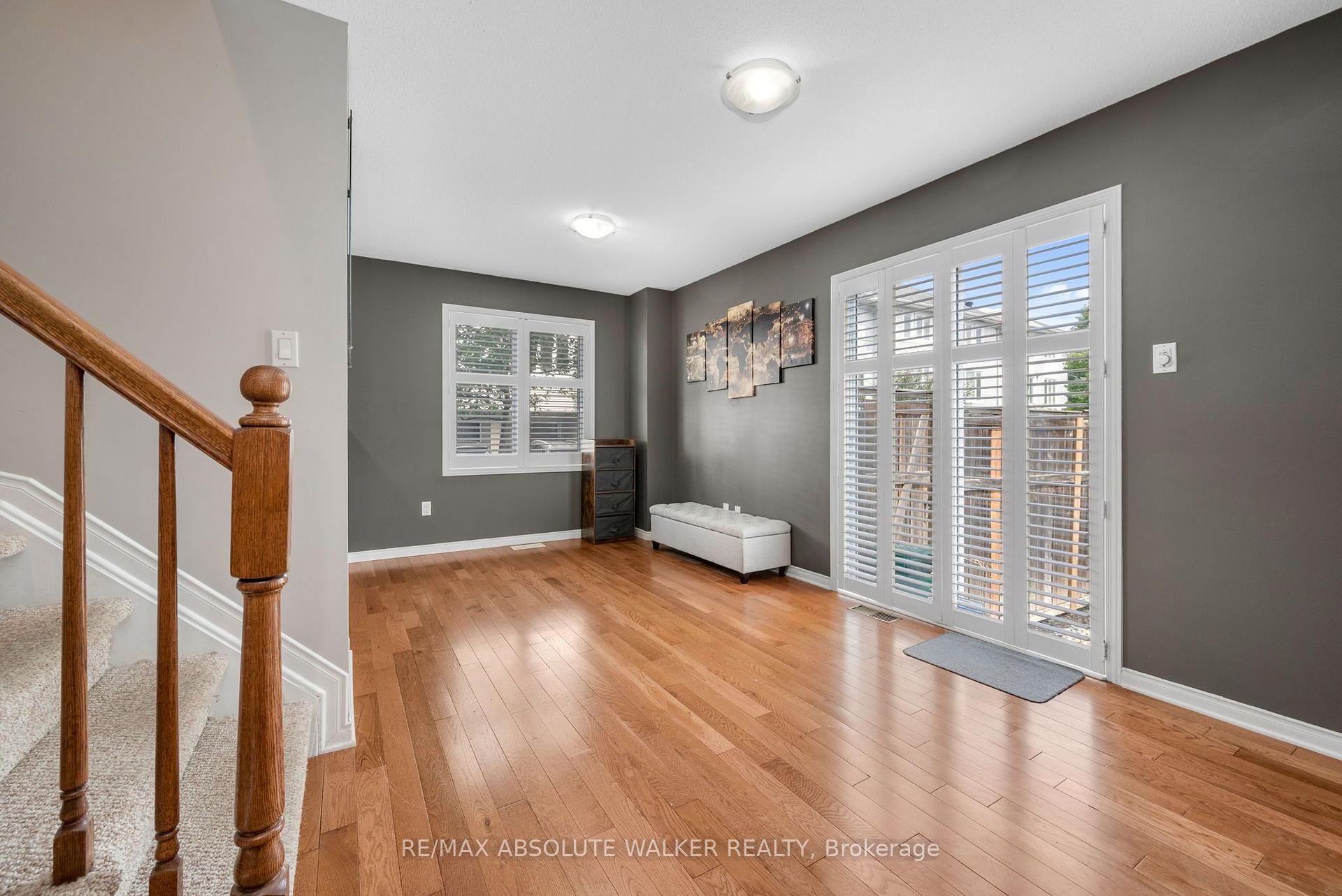 Photo 3 of 65 Songbird Private, Ottawa, Westcliffe Estates — HOMEH