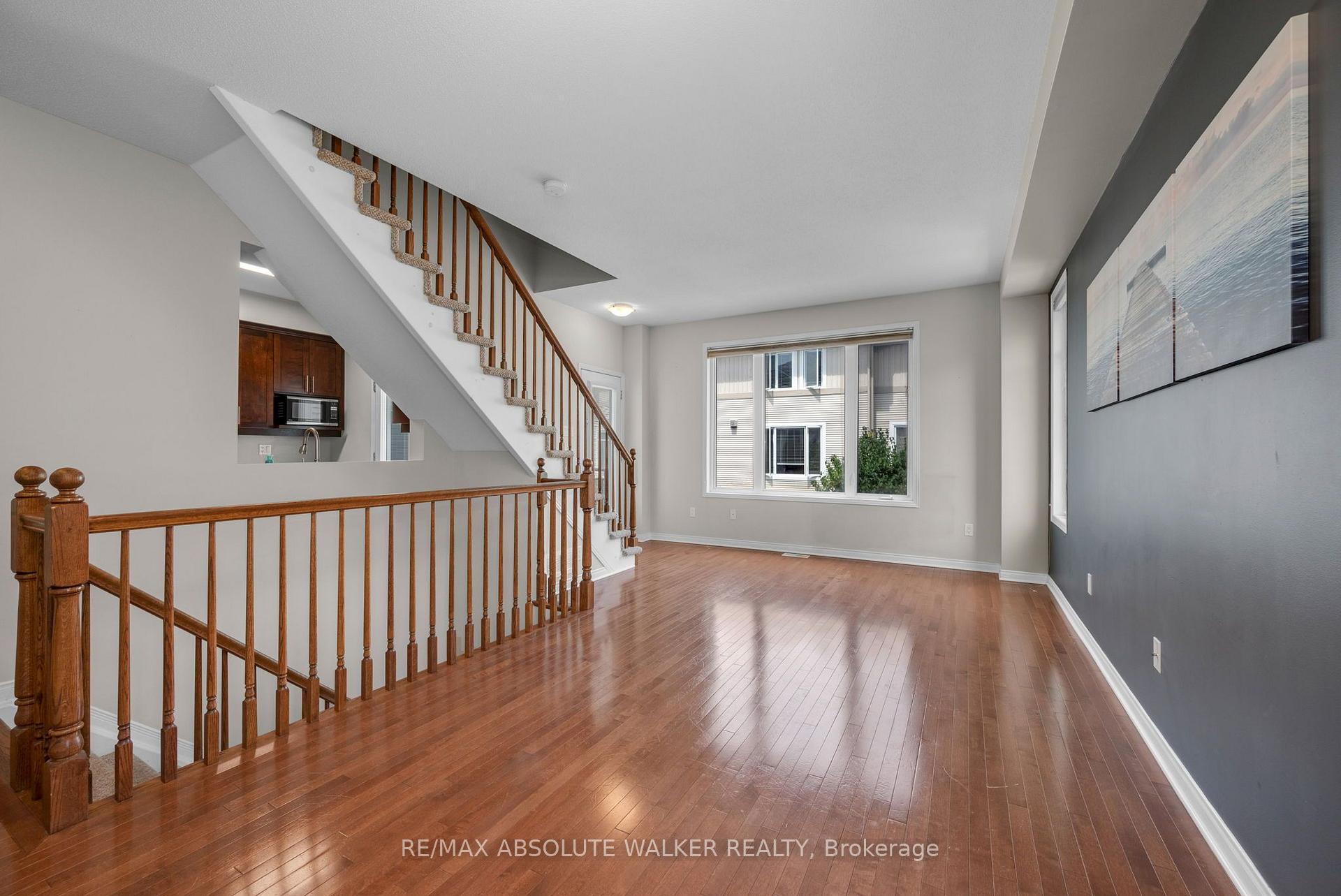 Photo 9 of 65 Songbird Private, Ottawa, Westcliffe Estates — HOMEH